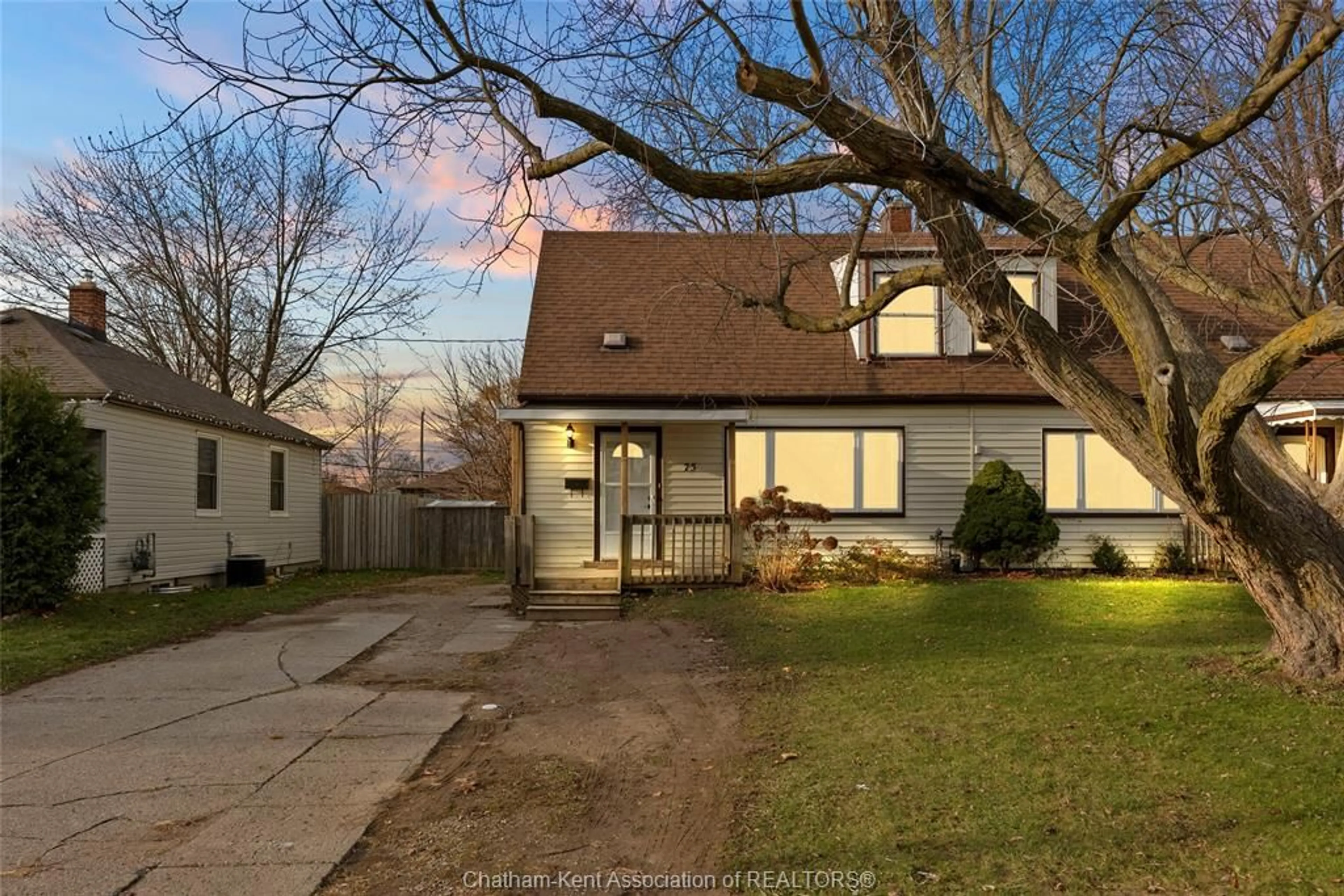 Frontside or backside of a home, the fenced backyard for 75 TWEEDSMUIR Ave, Chatham Ontario N7M 2A3