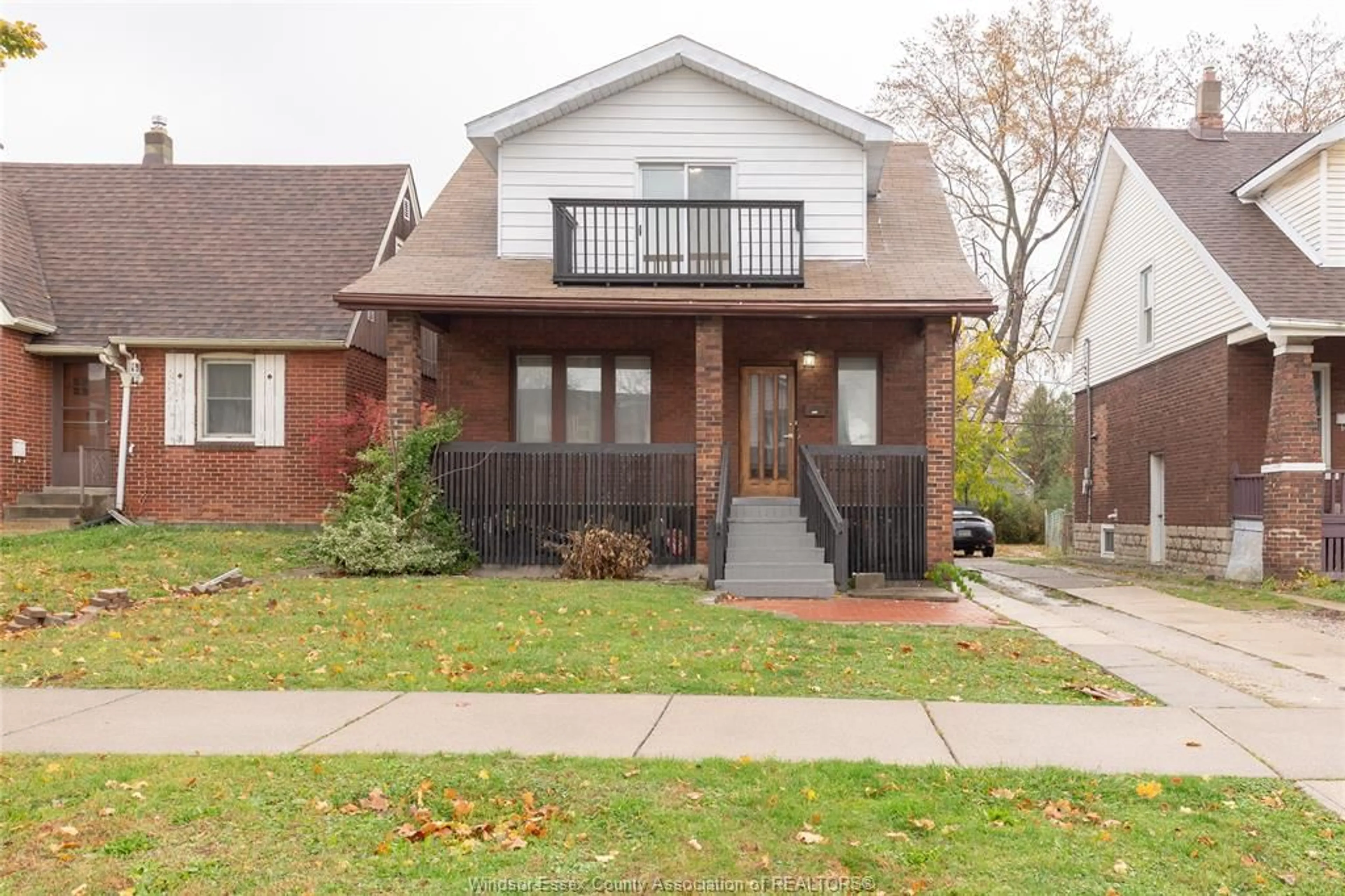 Frontside or backside of a home, cottage for 714 Partington Ave, Windsor Ontario N9B 2N7