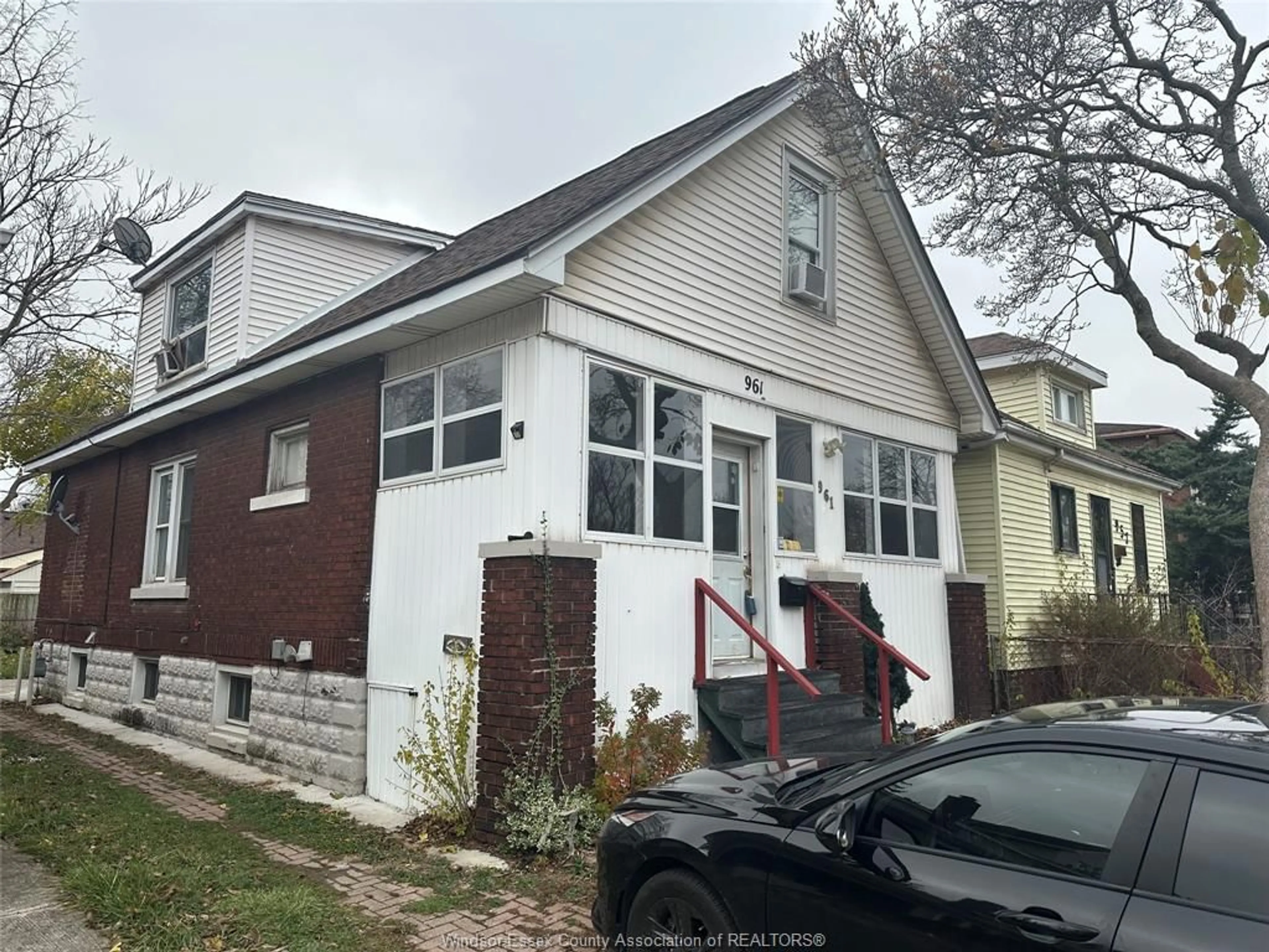 Frontside or backside of a home, cottage for 961 CAMPBELL, Windsor Ontario N9B 2J4