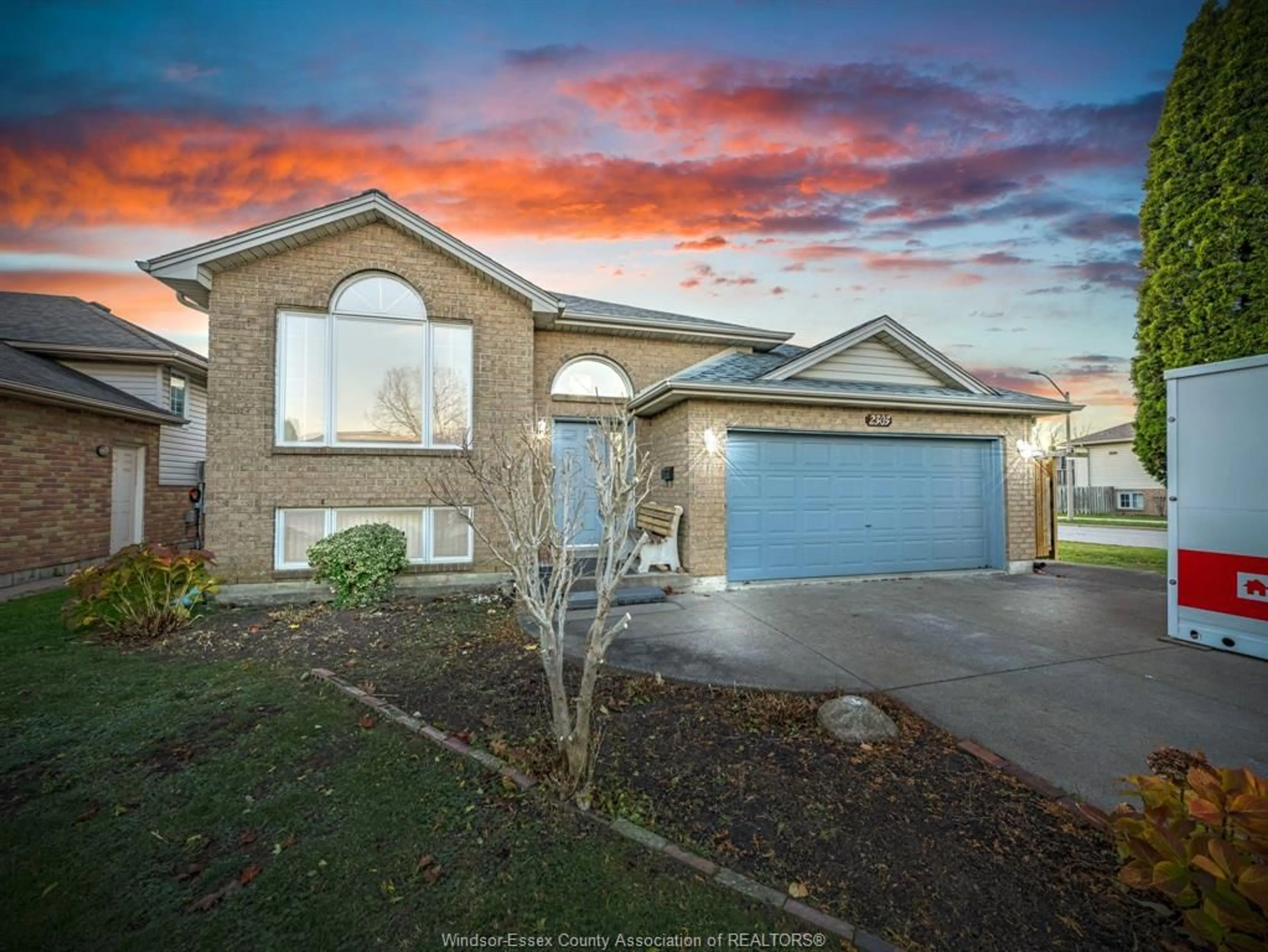 Frontside or backside of a home, the street view for 2303 CALIFORNIA, Windsor Ontario N9E 4P2