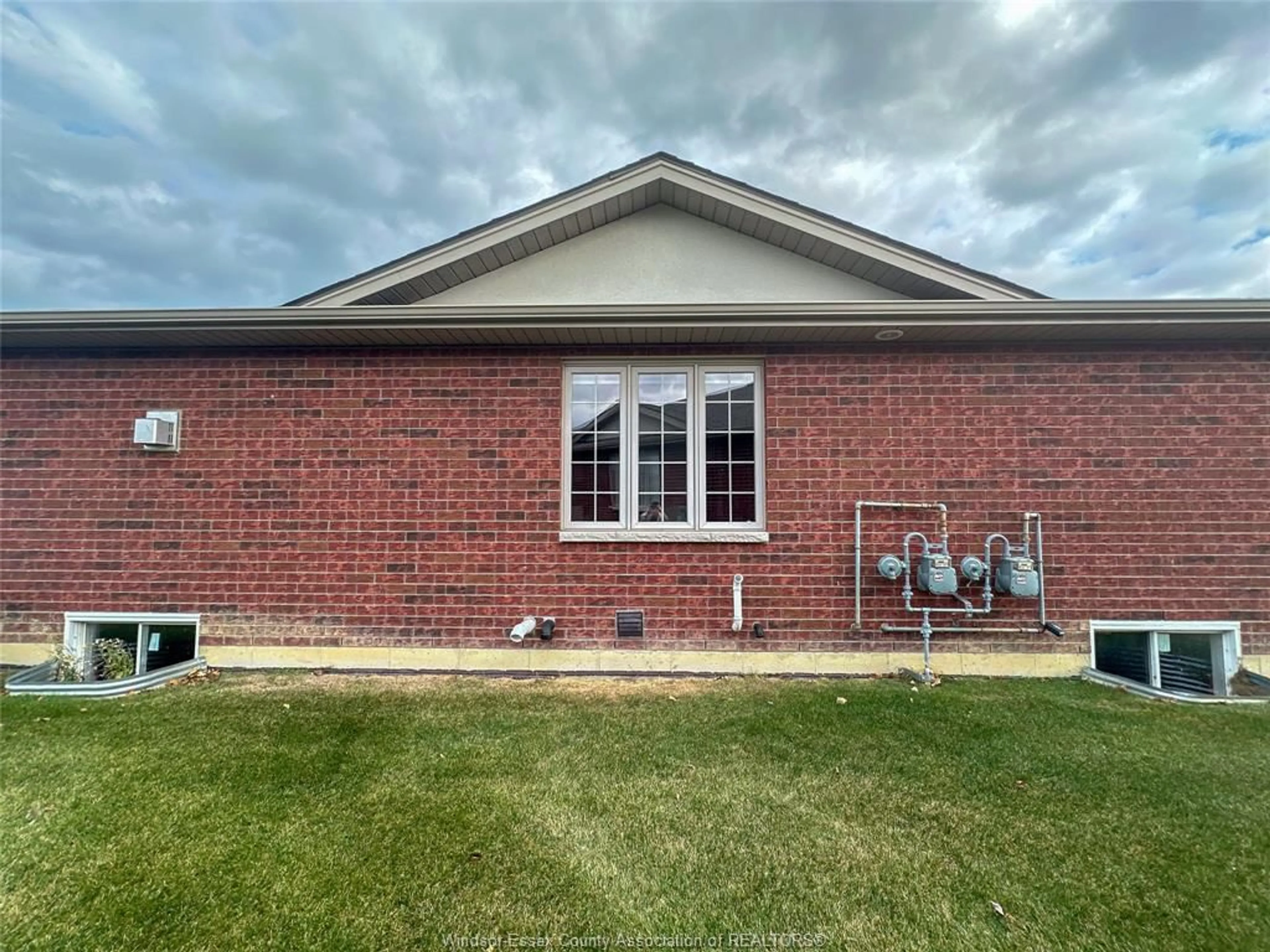 Home with brick exterior material for 1141 BRIDAL FALLS, Windsor Ontario N8P 0C5