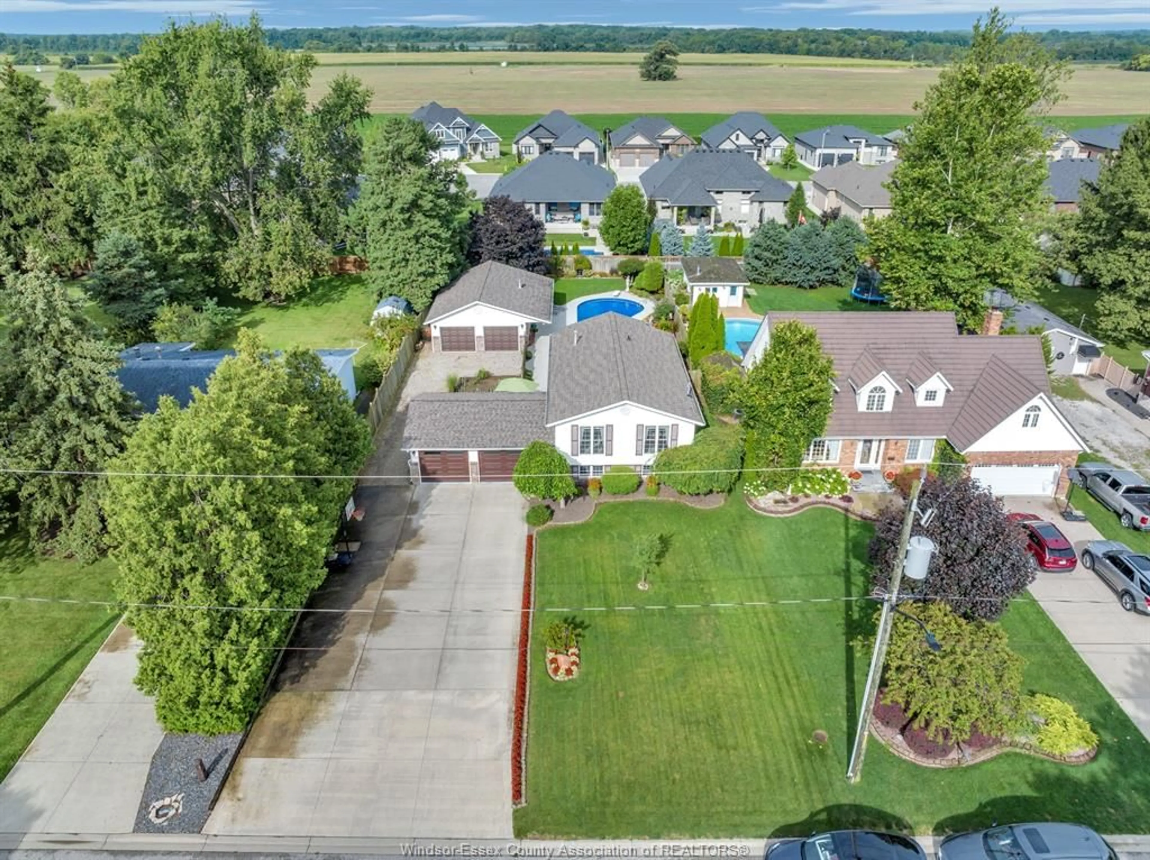 Frontside or backside of a home, the fenced backyard for 214 PRINCE ALBERT St, Kingsville Ontario N9Y 1J7