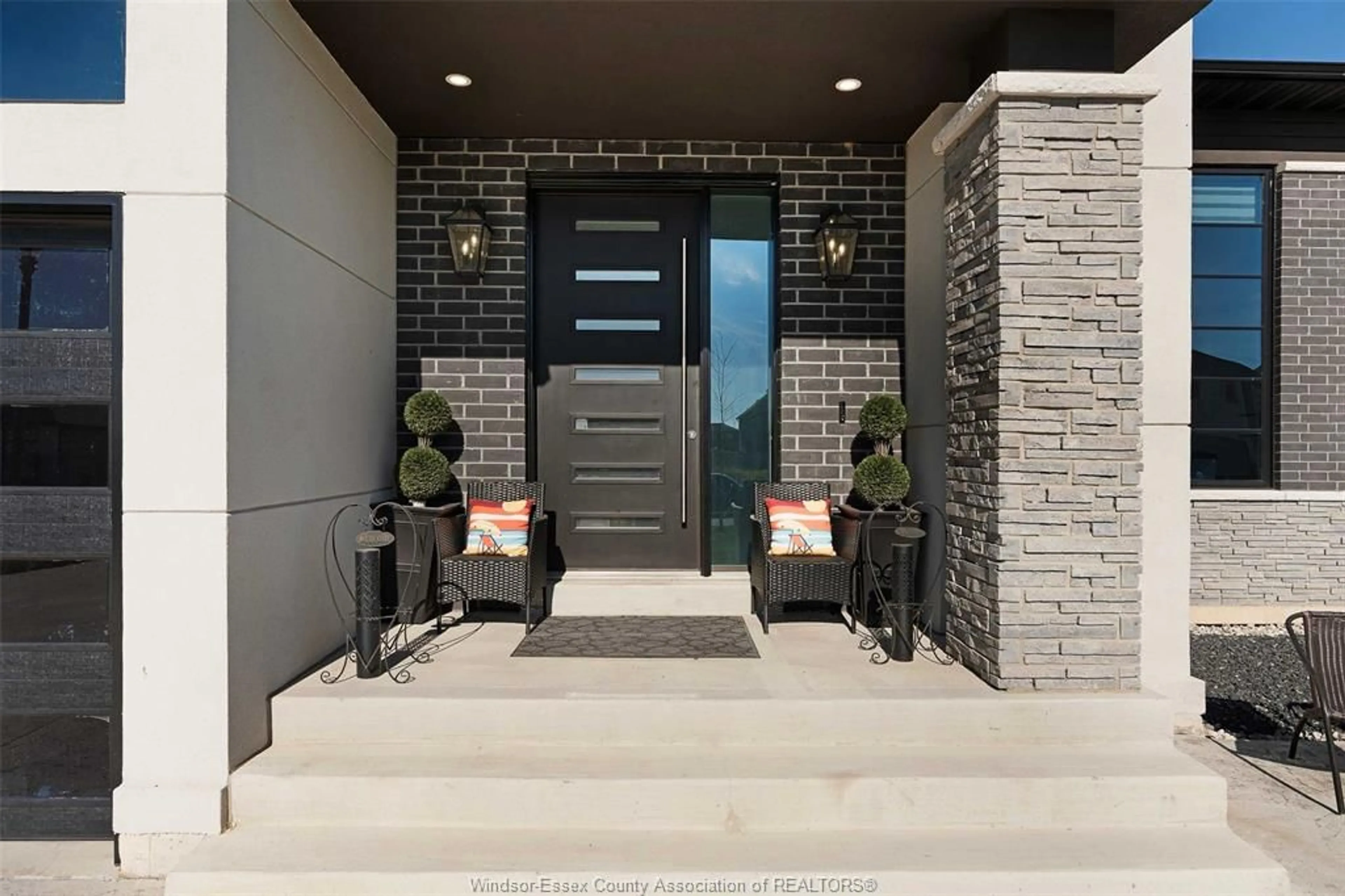 Indoor entryway, cement floor for 328 BENSON, Amherstburg Ontario N9V 0G7