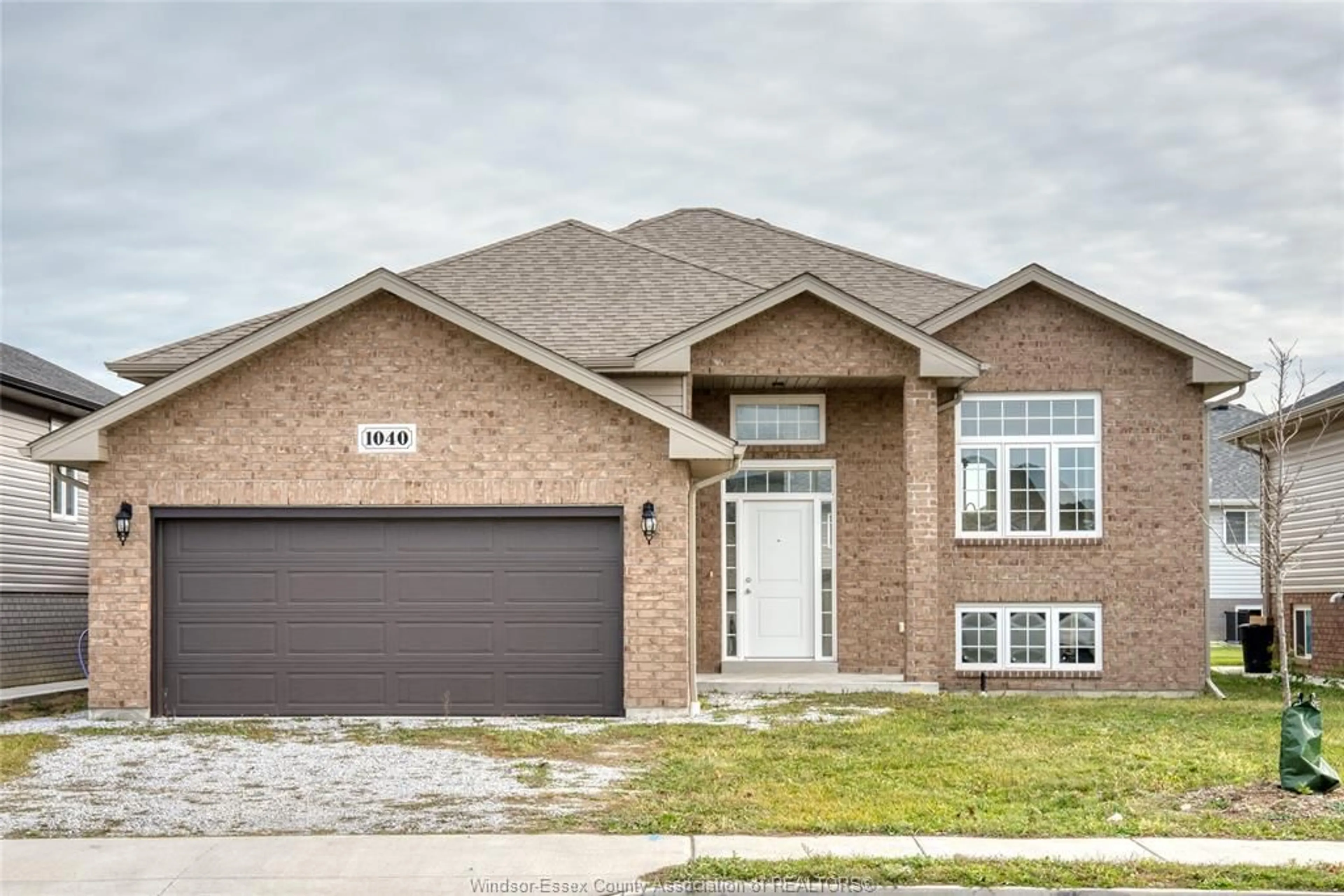 Home with brick exterior material for 1040 Lublin Ave, Windsor Ontario N8P 0E5