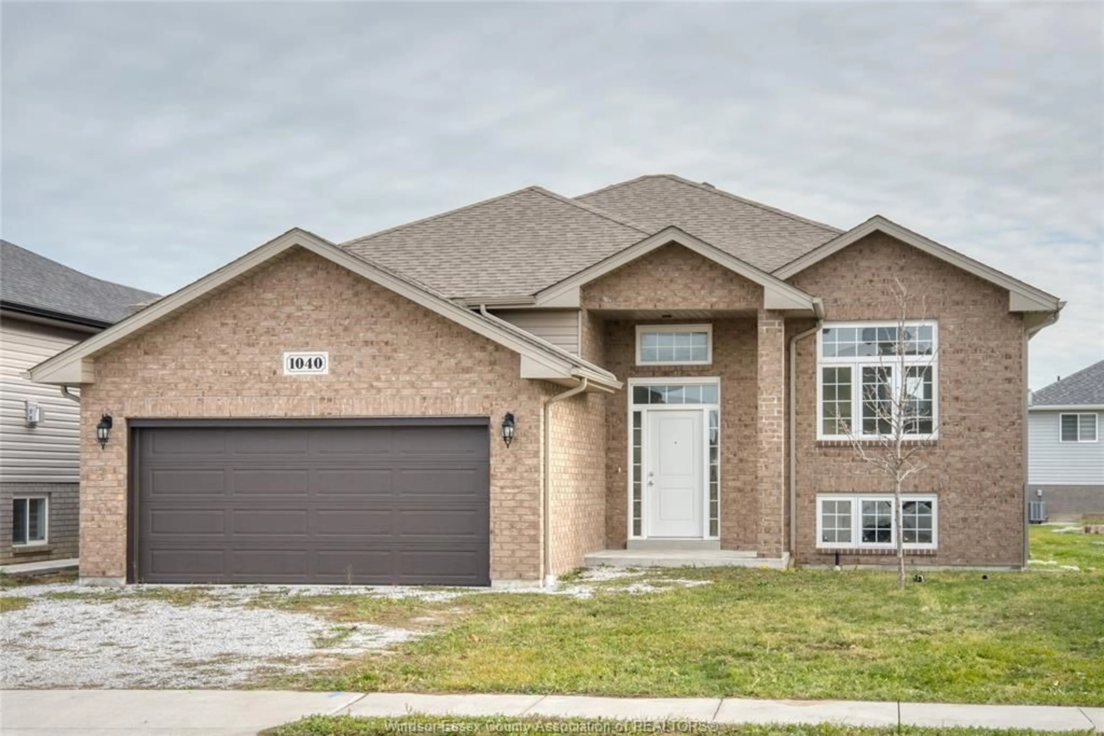 Home with brick exterior material for 1040 Lublin Ave, Windsor Ontario N8P 0E5