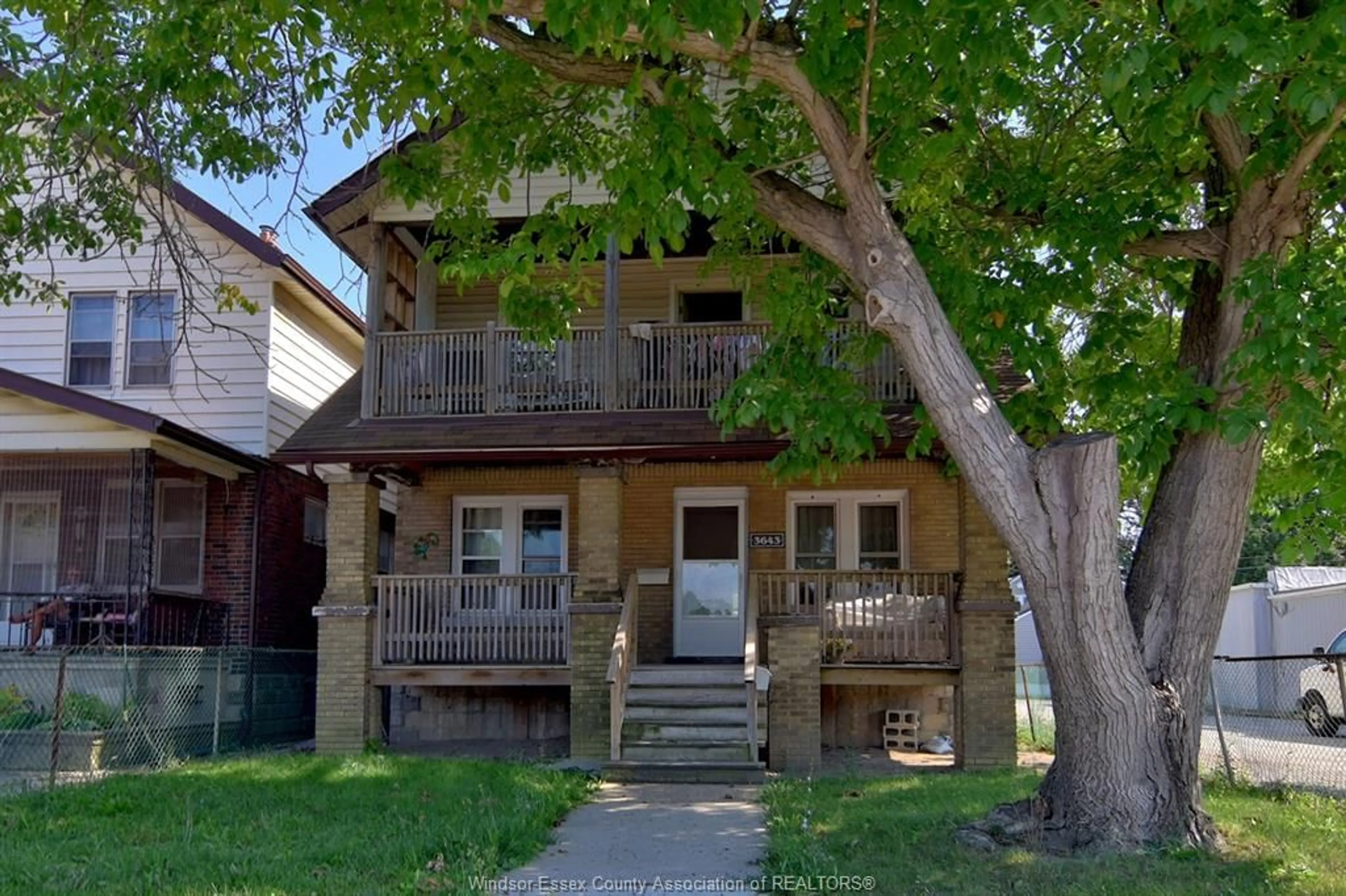 Frontside or backside of a home, cottage for 3643 SEMINOLE St, Windsor Ontario N8Y 1Y5