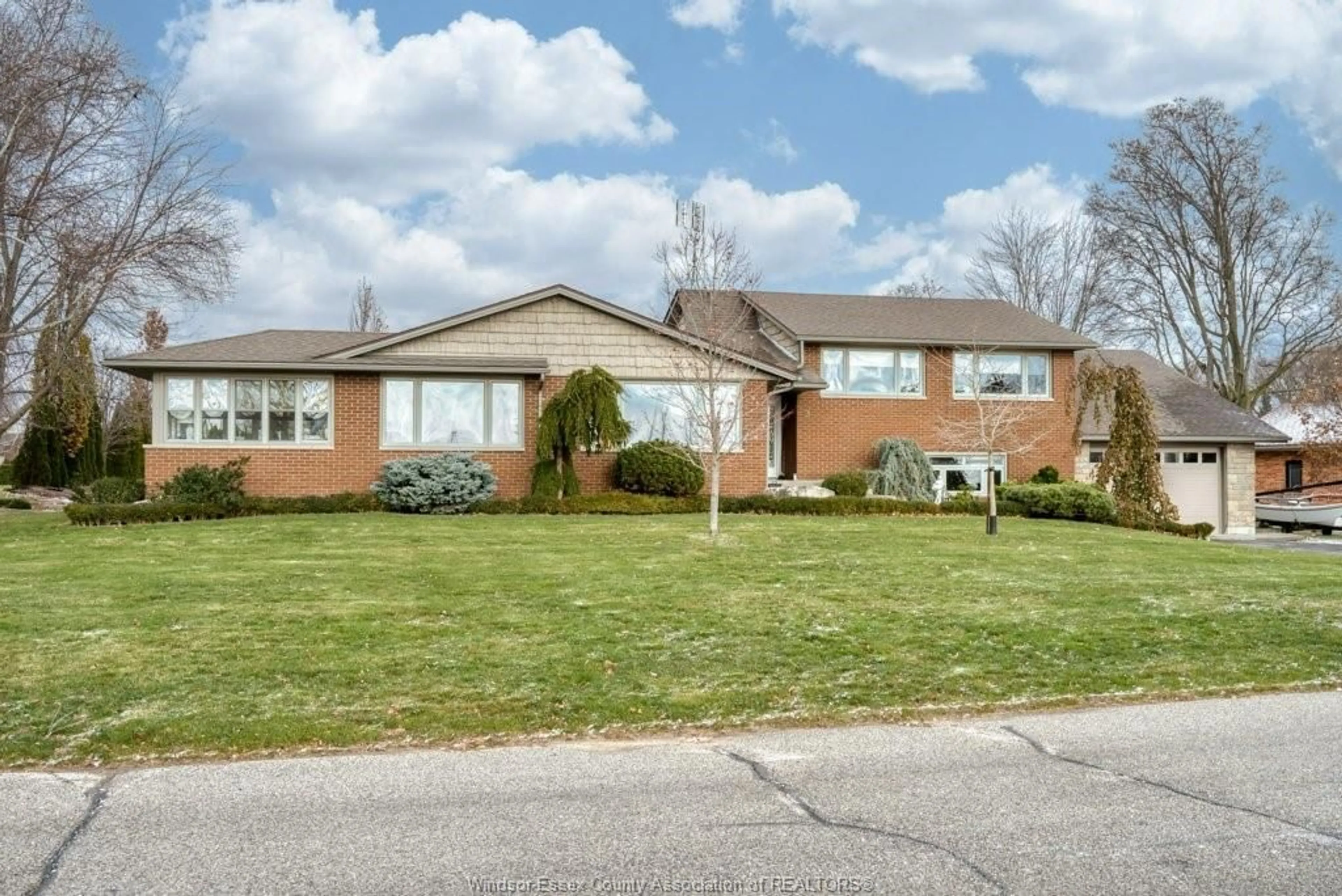 Frontside or backside of a home, the street view for 3 BETH, Leamington Ontario N8H 3Z8