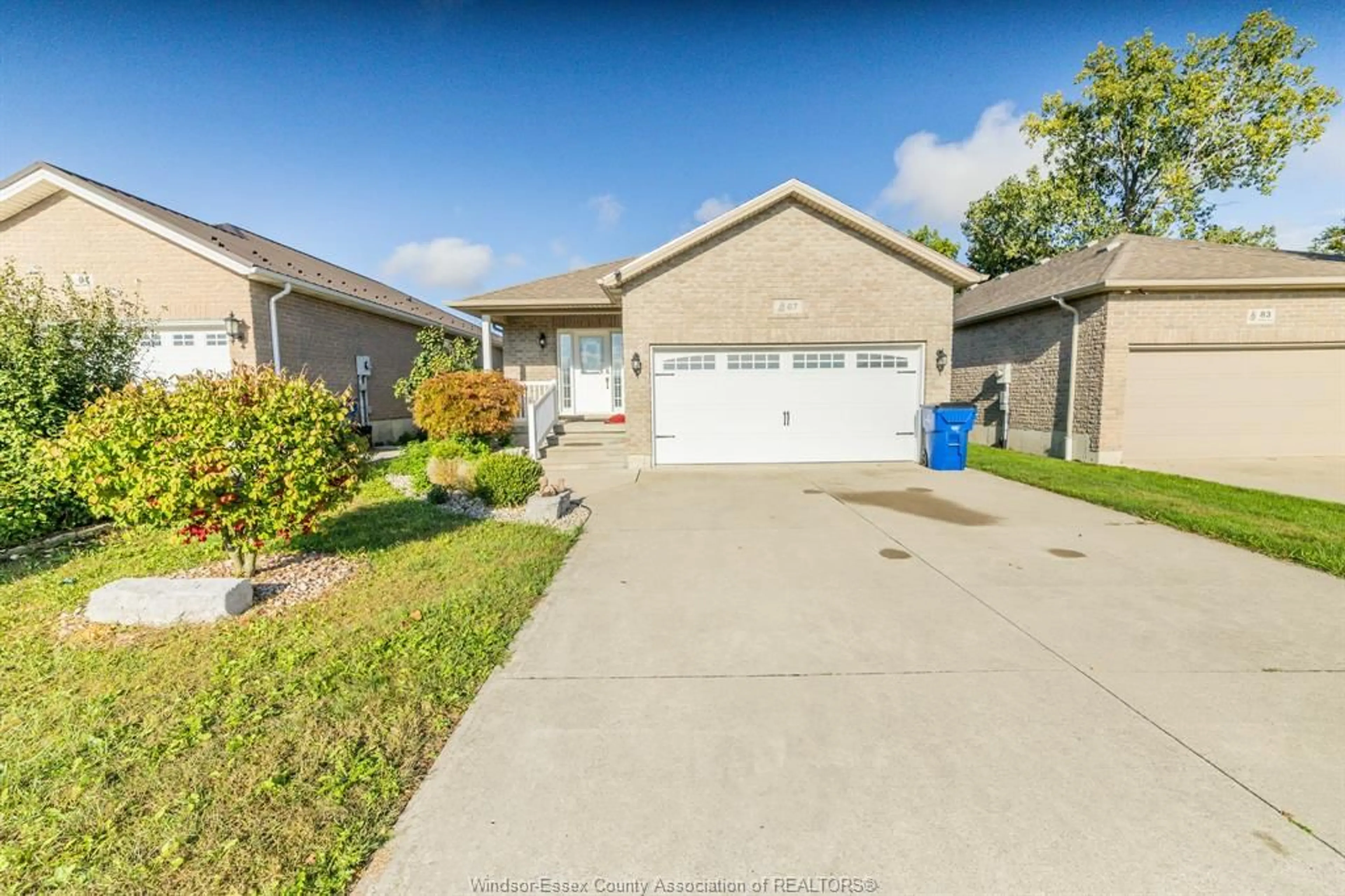 Frontside or backside of a home, the street view for 87 LANDINGS PASS, Chatham Ontario N7L 0A4