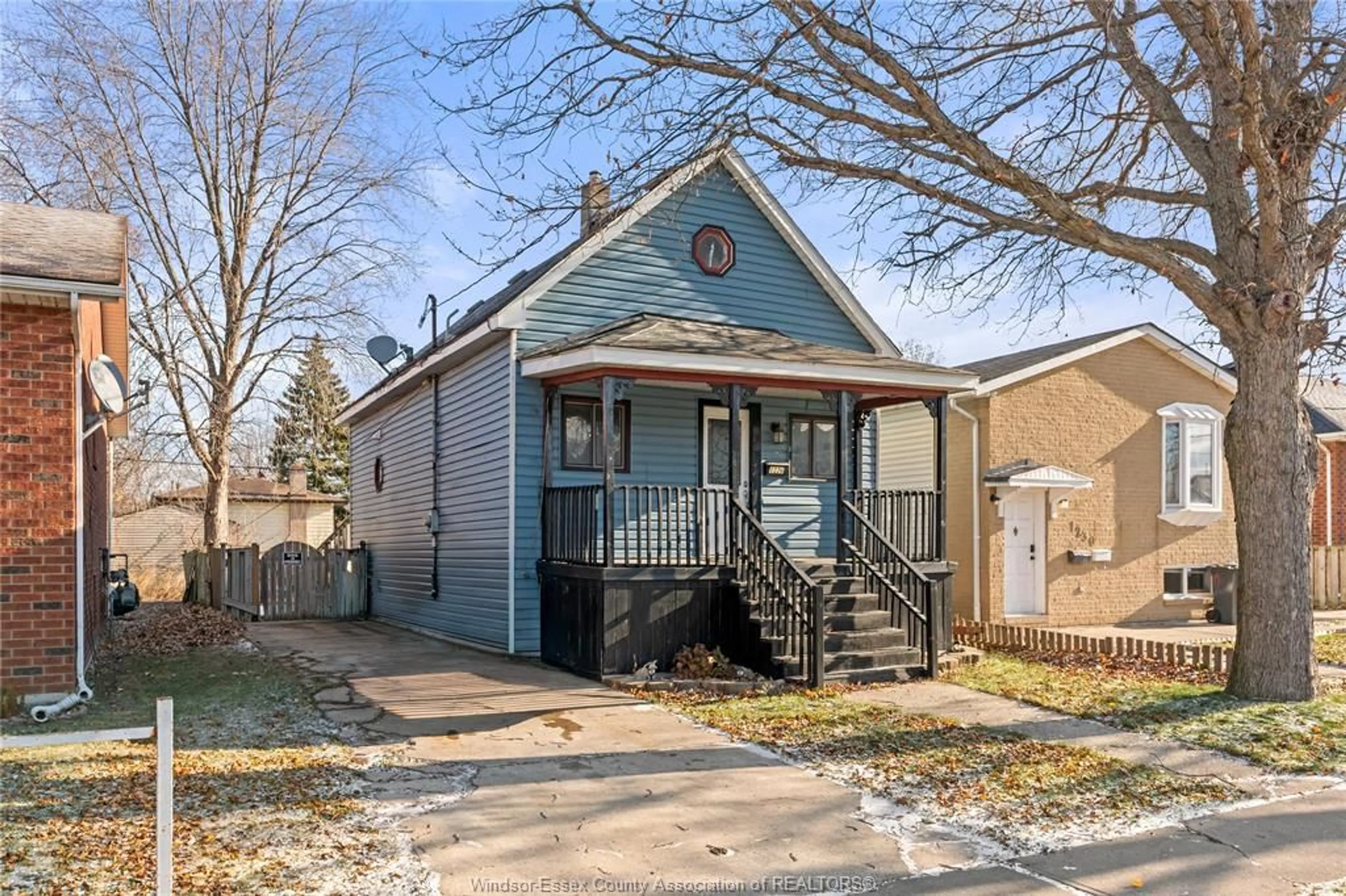 Frontside or backside of a home, cottage for 1226 HIGH, Windsor Ontario N8Y 4B2