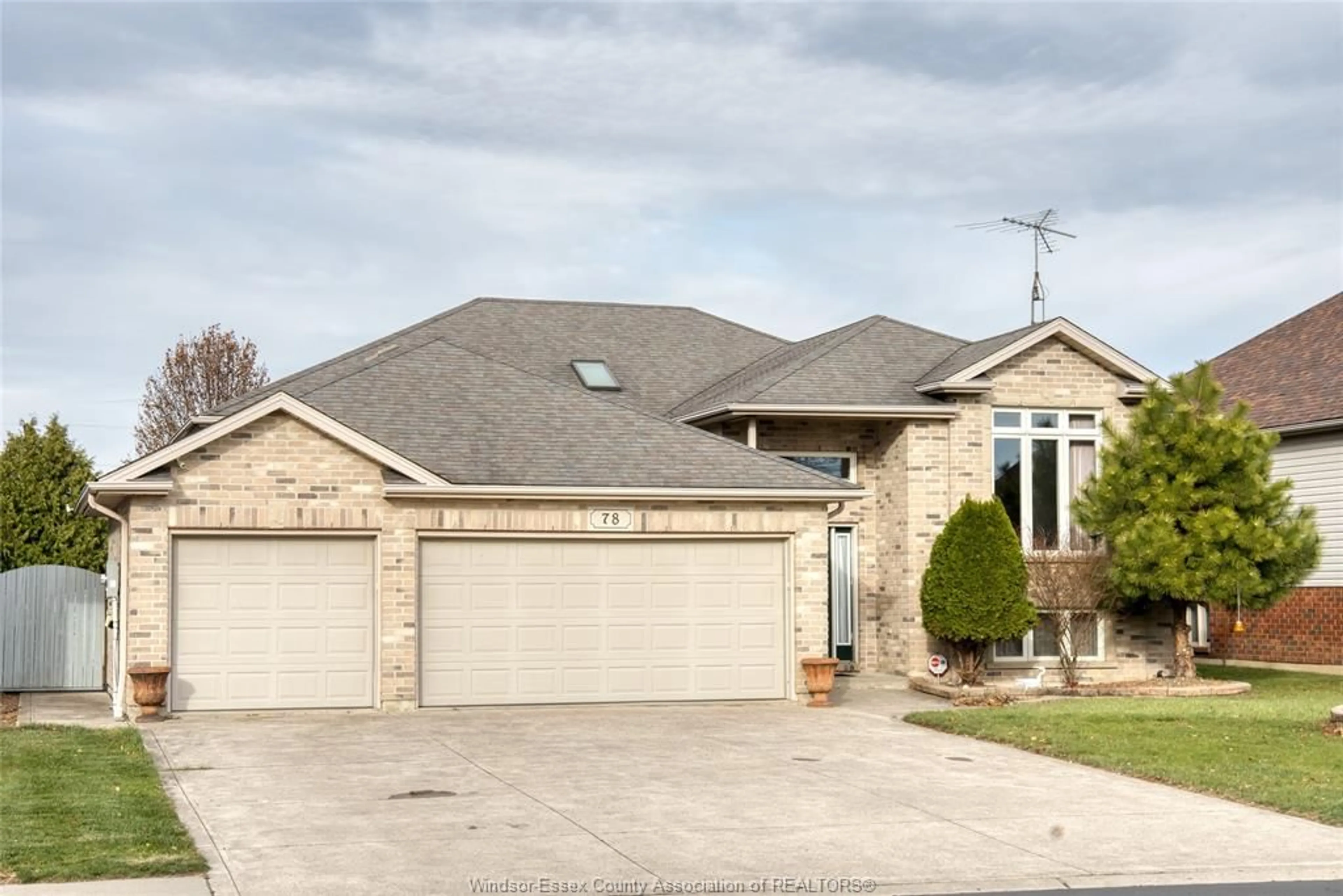 Frontside or backside of a home, the street view for 78 WHELAN, Amherstburg Ontario N9V 4B6