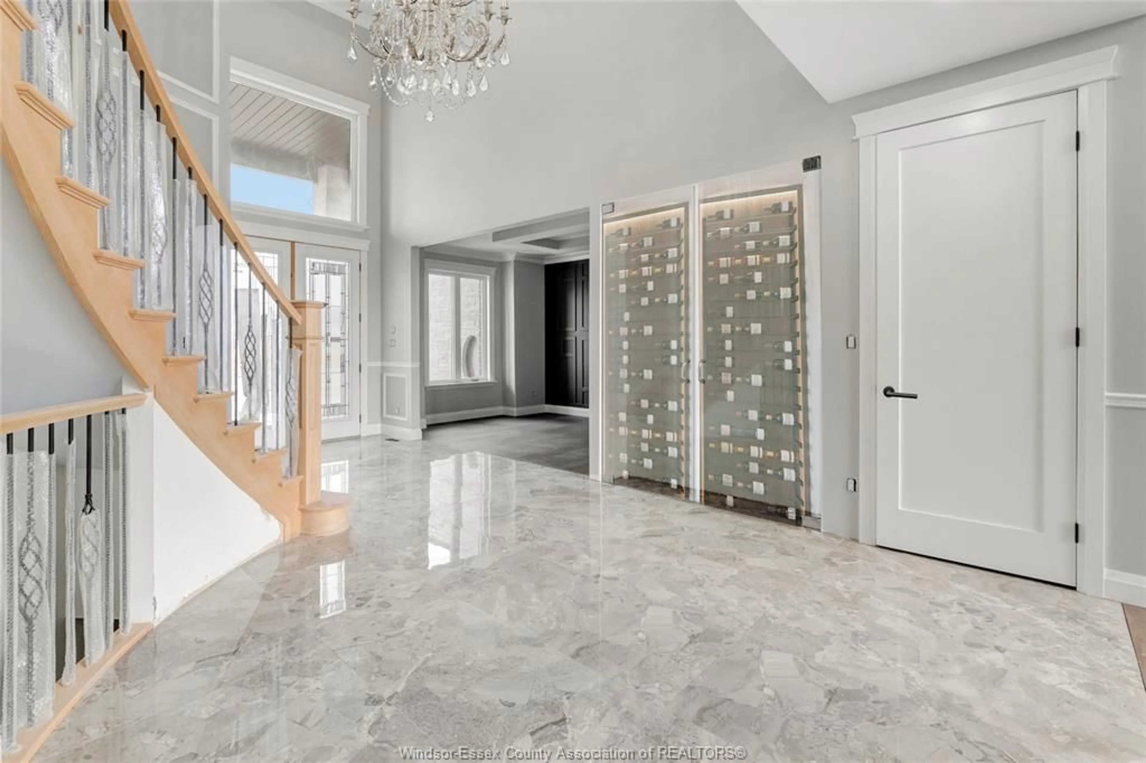 Indoor entryway for 4880 TERRA BELLA Dr, LaSalle Ontario N9H 0E5