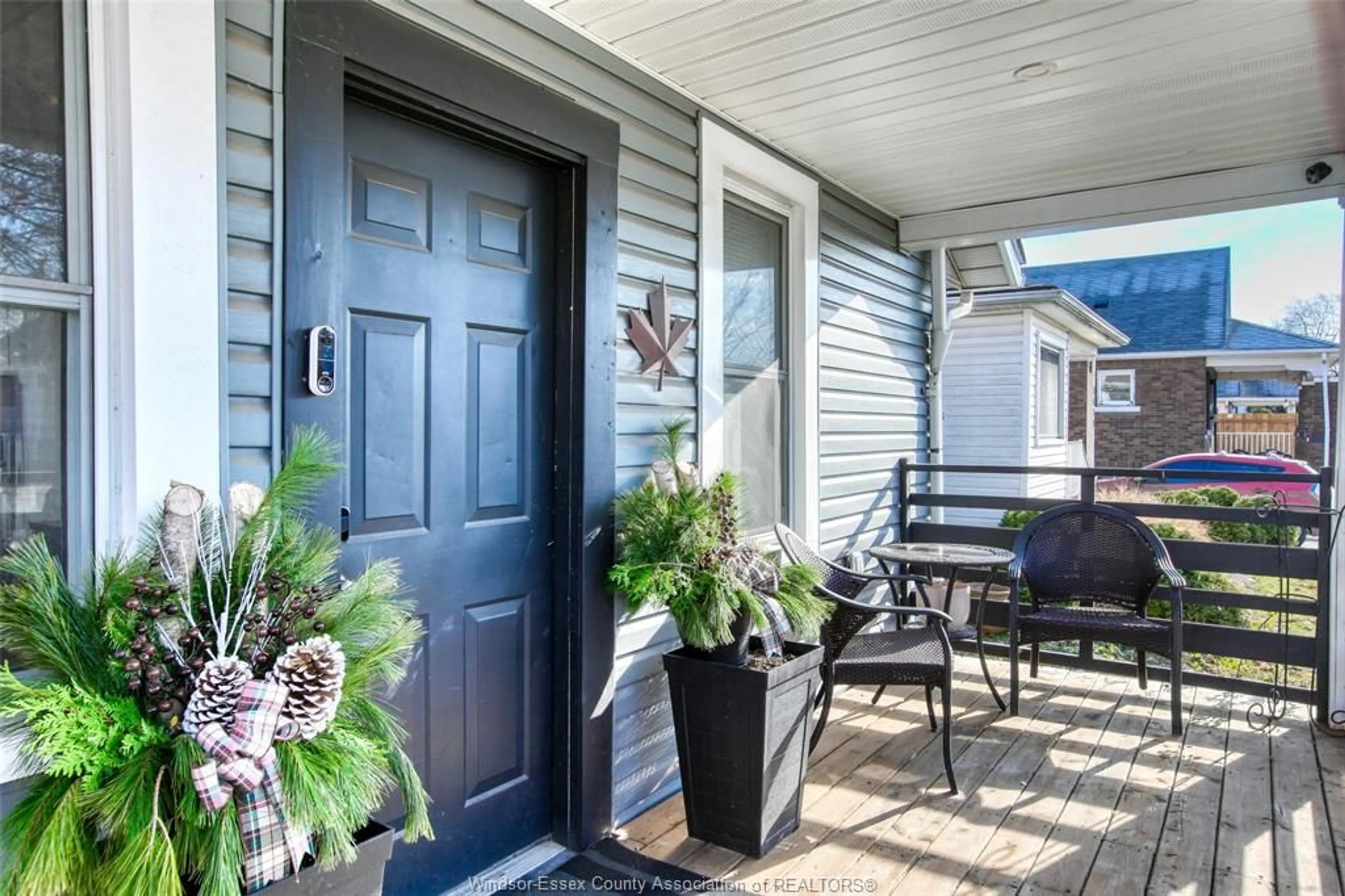 Indoor entryway for 1624 HICKORY, Windsor Ontario N8Y 3T3