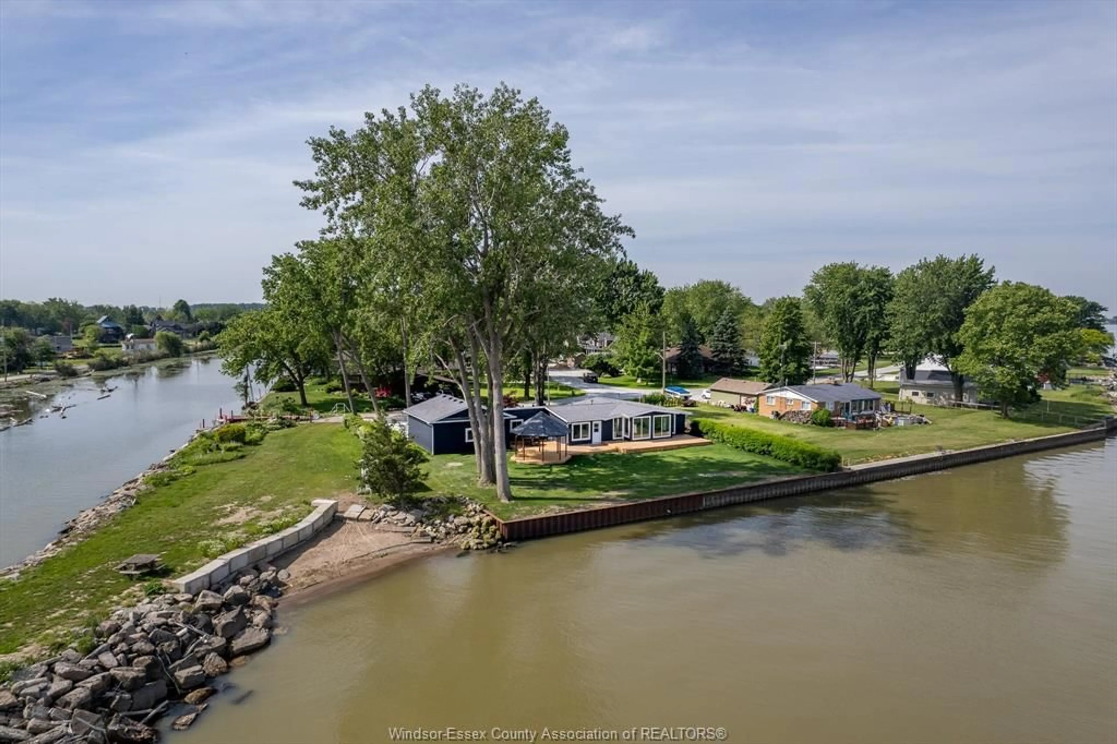 A pic from outside/outdoor area/front of a property/back of a property/a pic from drone, water/lake/river/ocean view for 75 ISLAND Cres, Lighthouse Cove Ontario N0P 2L0