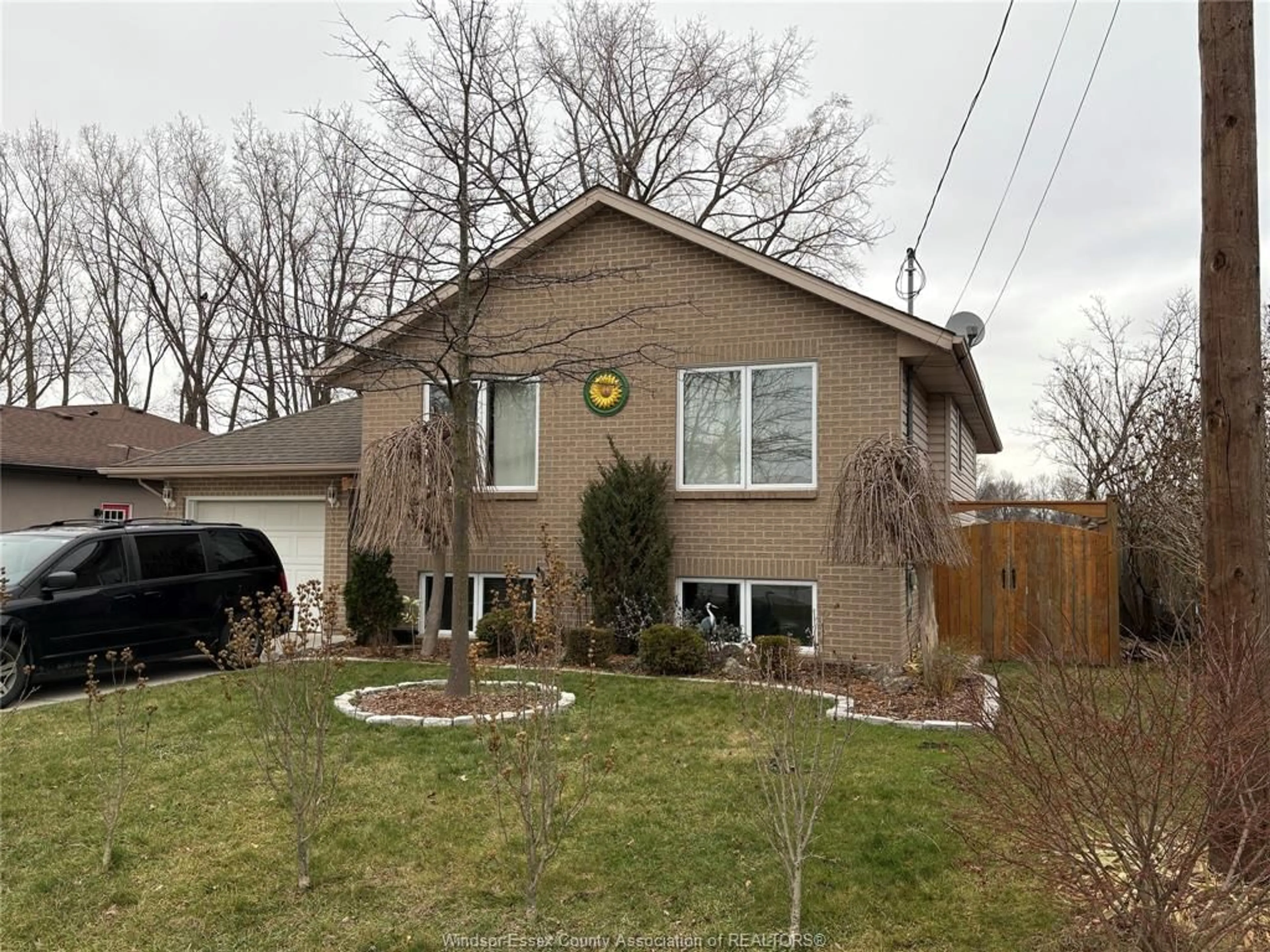 Home with brick exterior material, street for 581 REAUME, LaSalle Ontario N9J 1B3