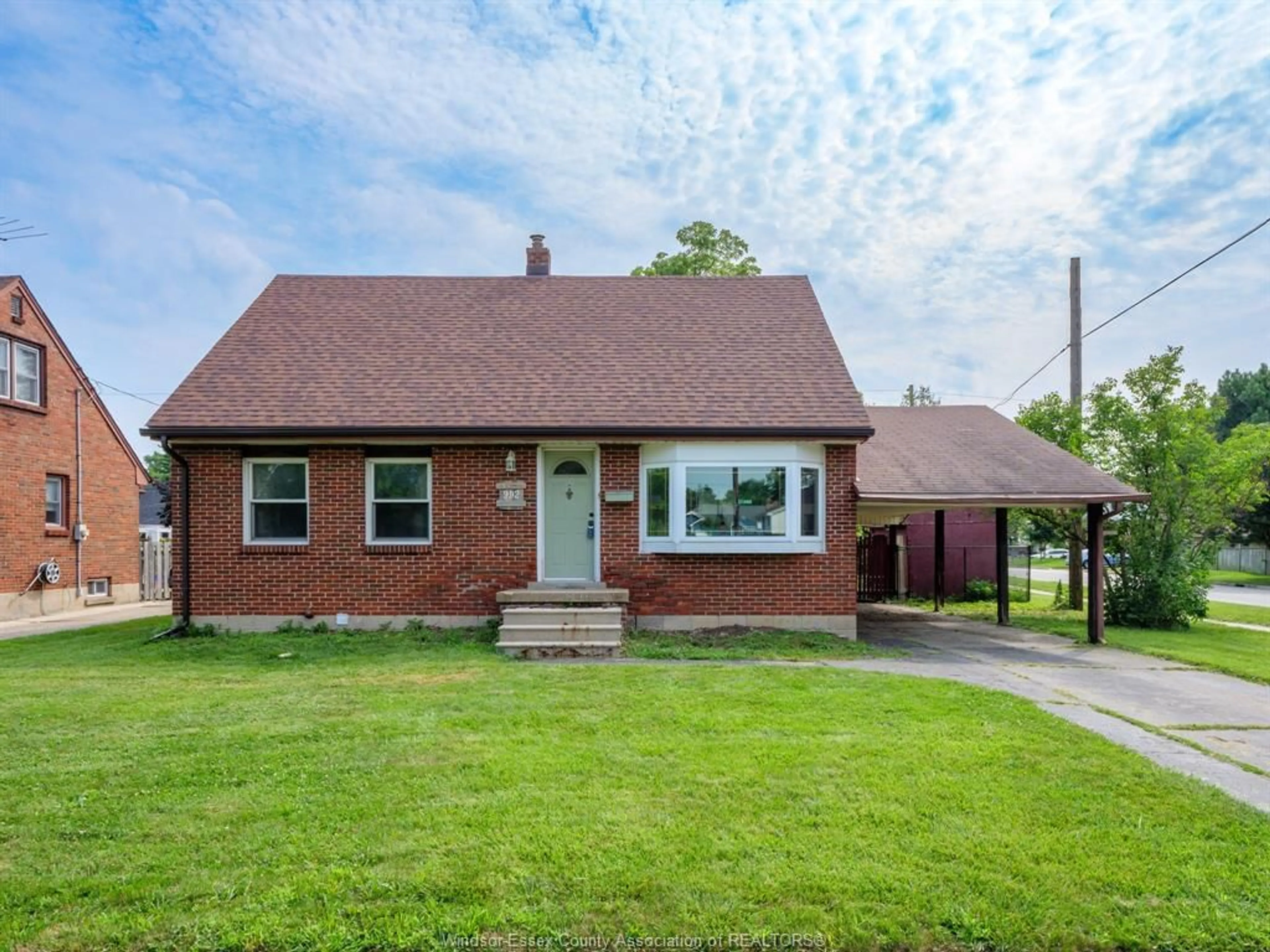 Home with brick exterior material, street for 992 ESDRAS, Windsor Ontario N8S 2M9