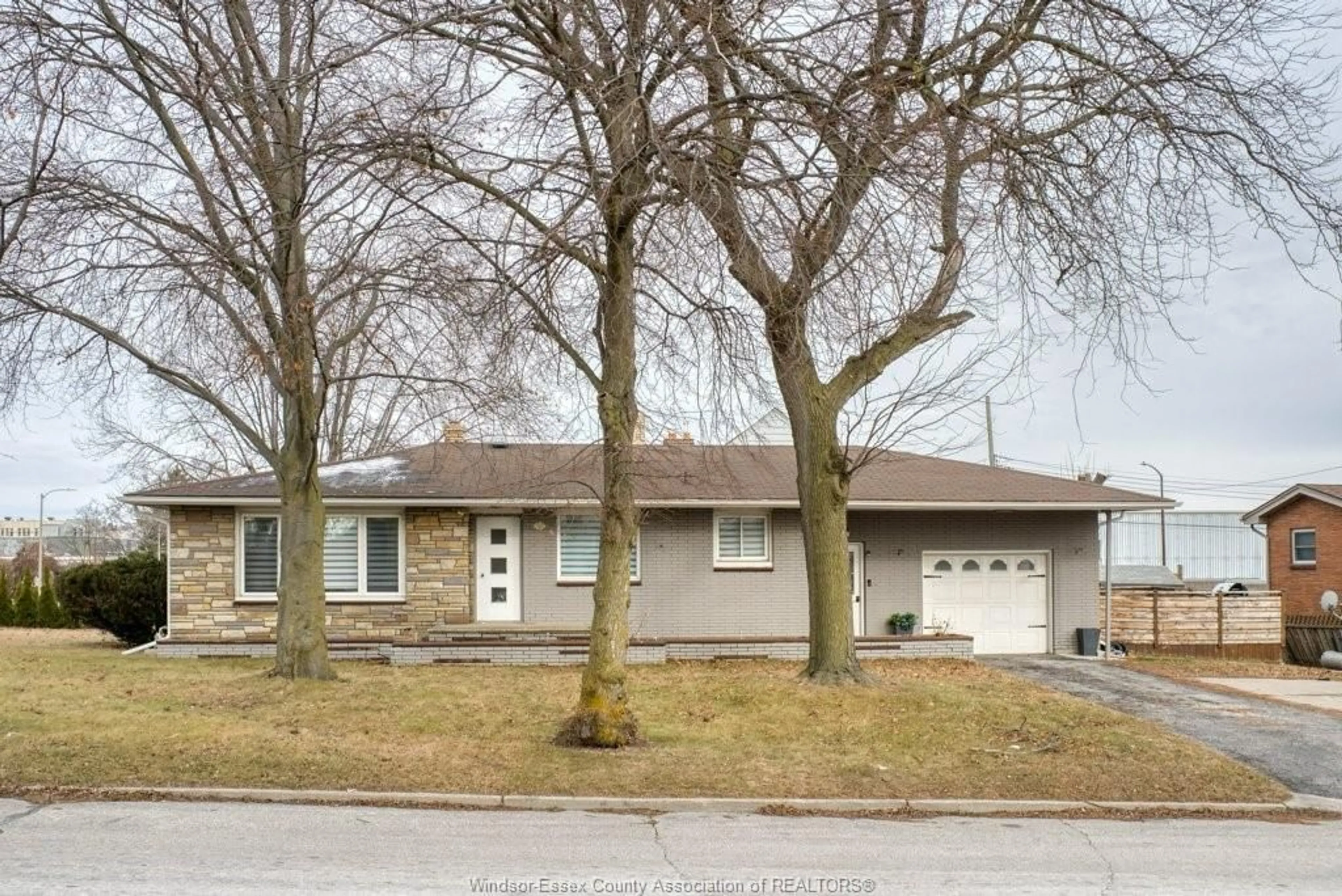 Unknown for 1 COUNTESS St, Leamington Ontario N8H 2H2