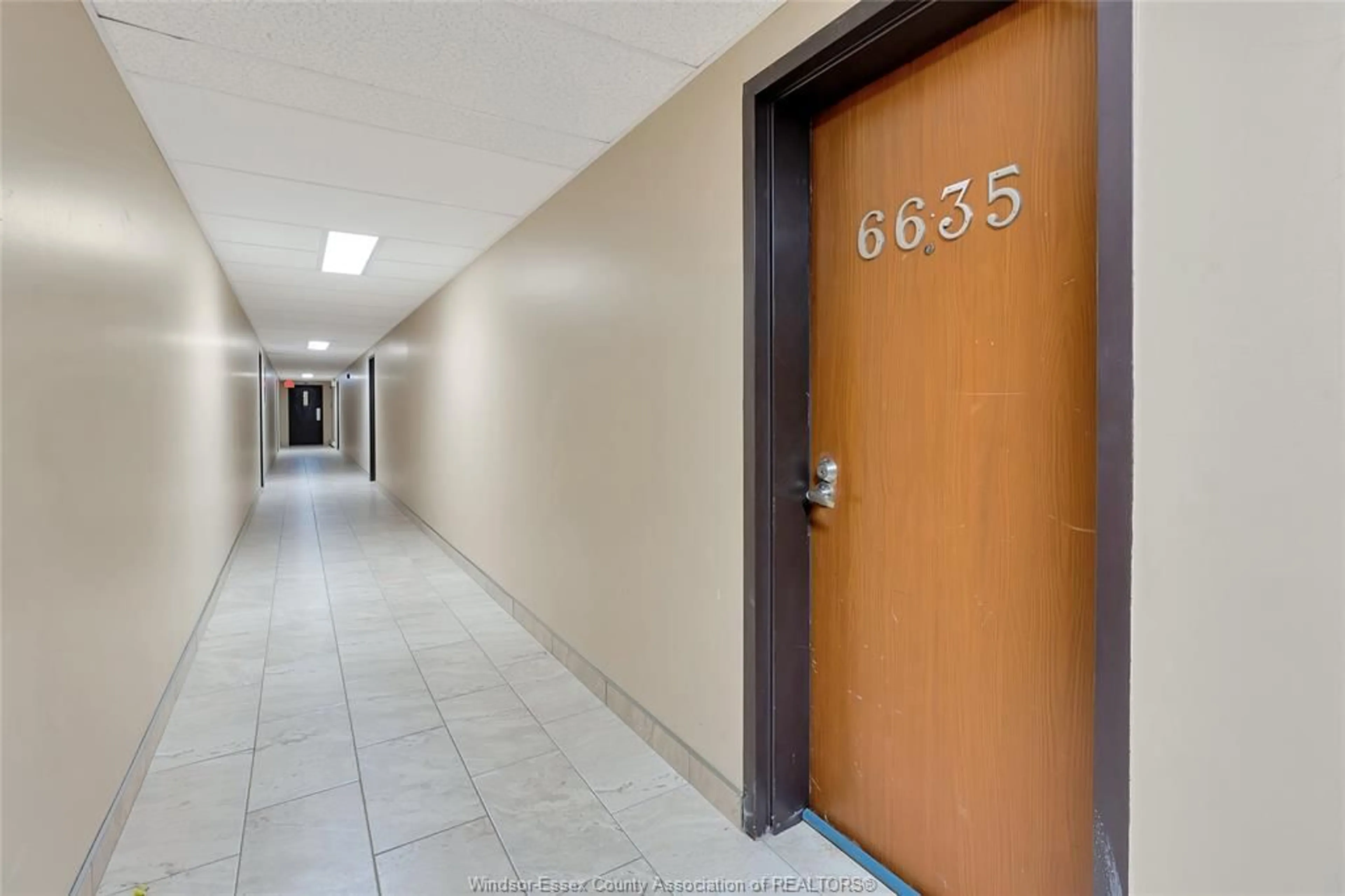 Indoor foyer for 6635 THORNBERRY #387, Windsor Ontario N8T 3A6