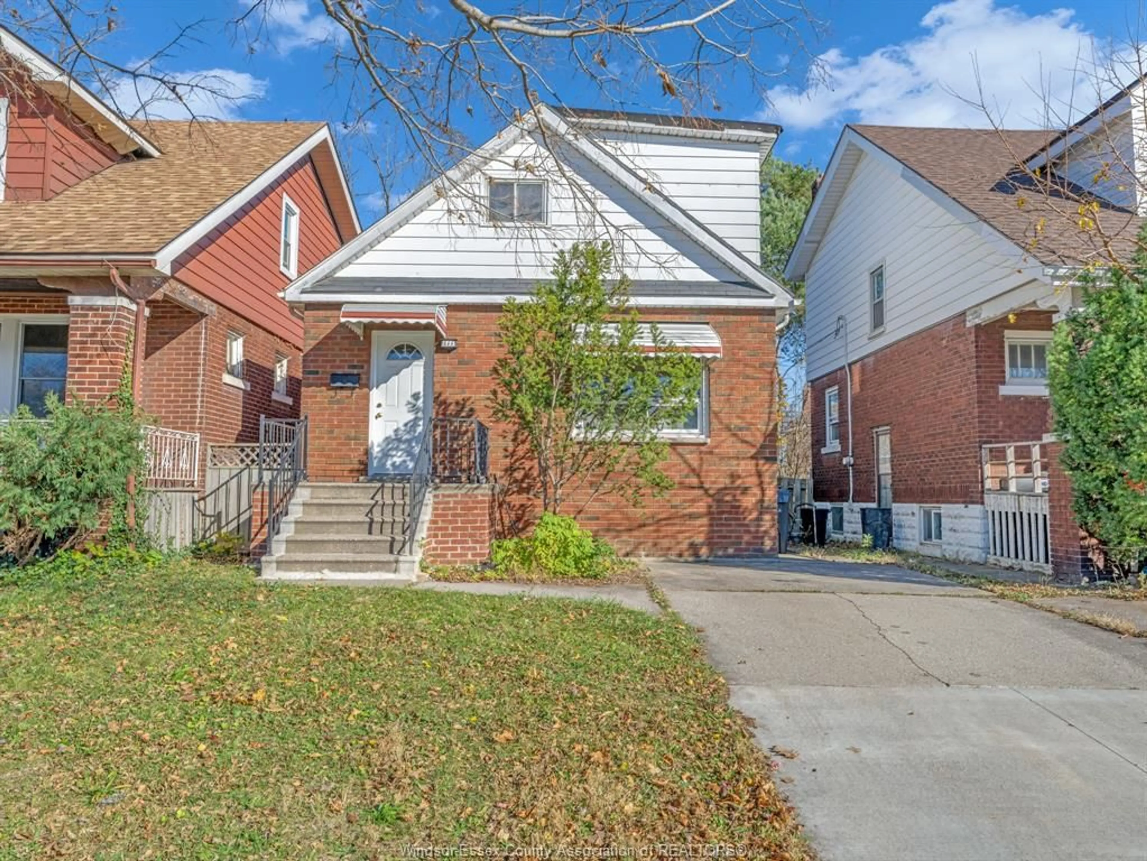 Home with brick exterior material, street for 664 Rankin, Windsor Ontario N9B 2R9