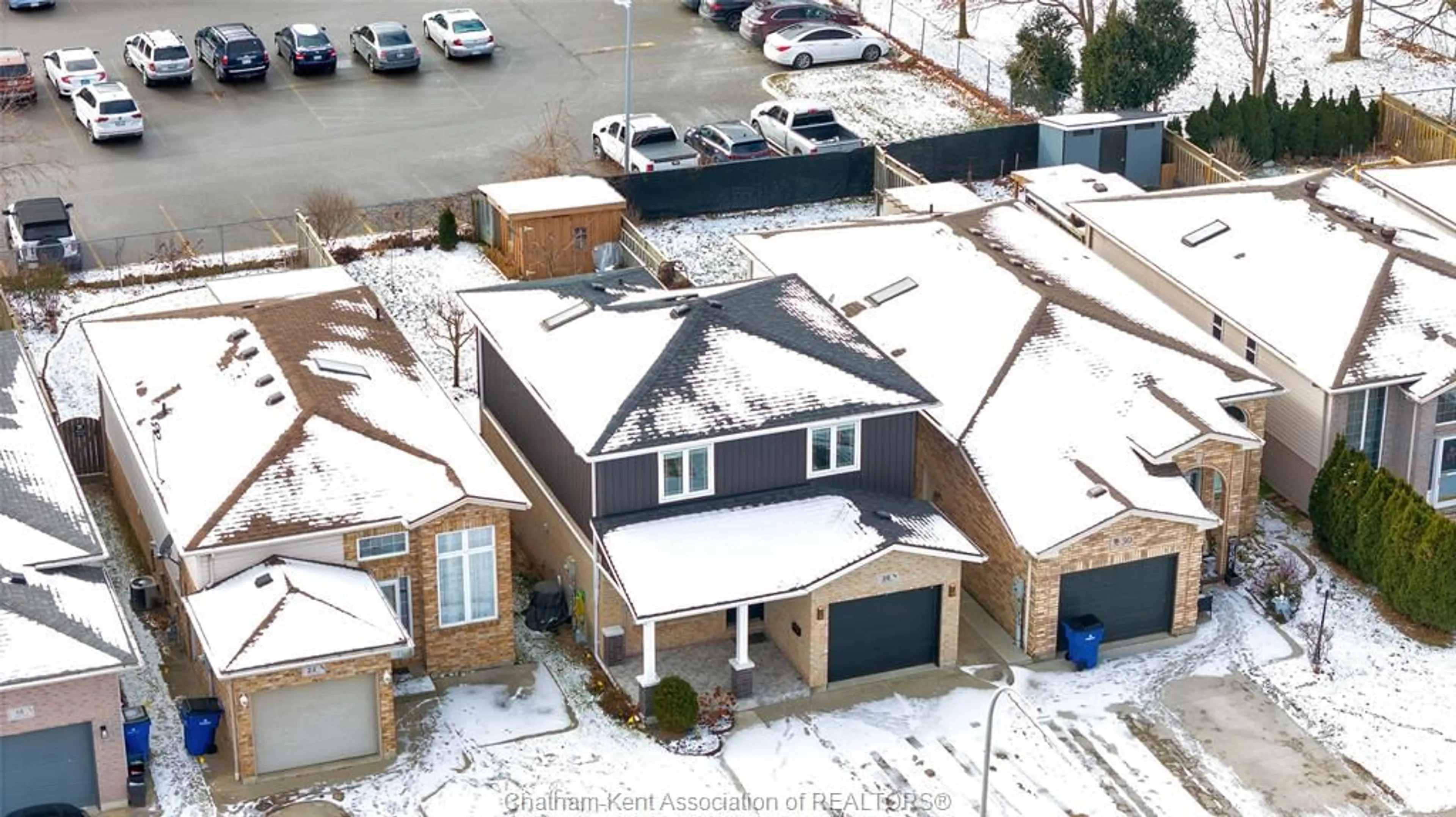 A pic from outside/outdoor area/front of a property/back of a property/a pic from drone, street for 26 TAYLOR Trail, Chatham Ontario N7L 5N1