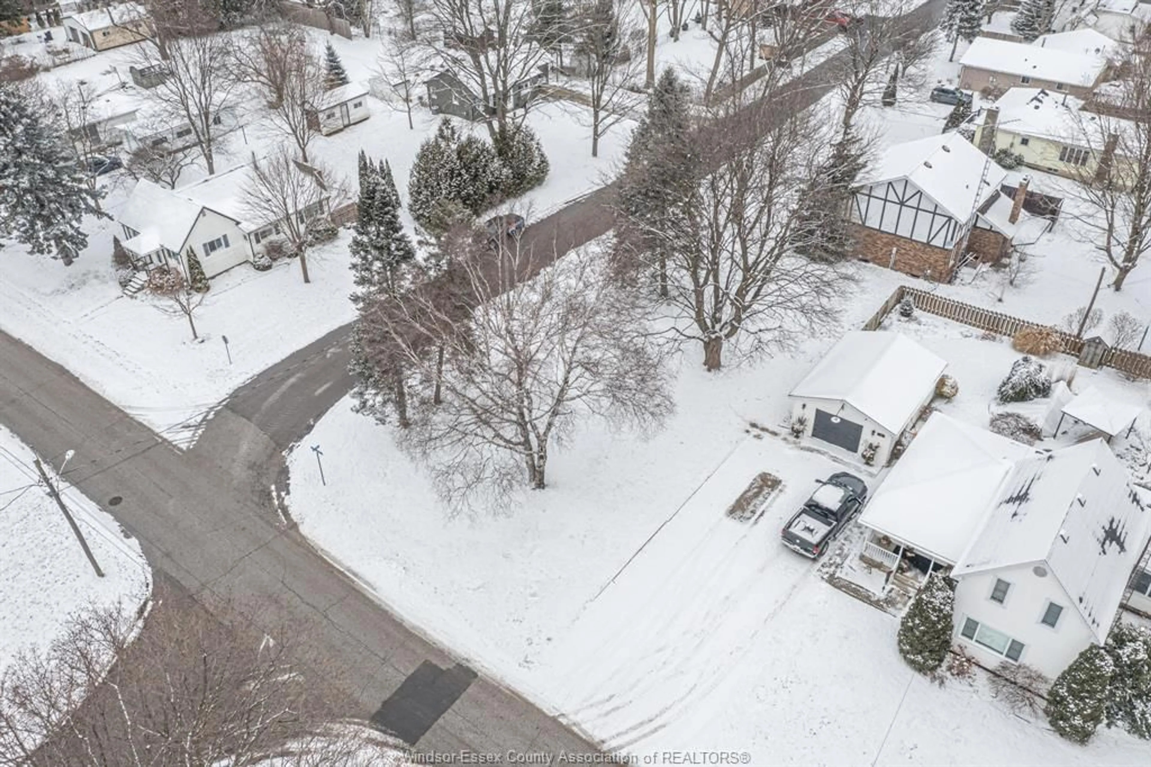 A pic from outside/outdoor area/front of a property/back of a property/a pic from drone, street for 32 BROADWAY St, Ridgetown Ontario N0P 2C0