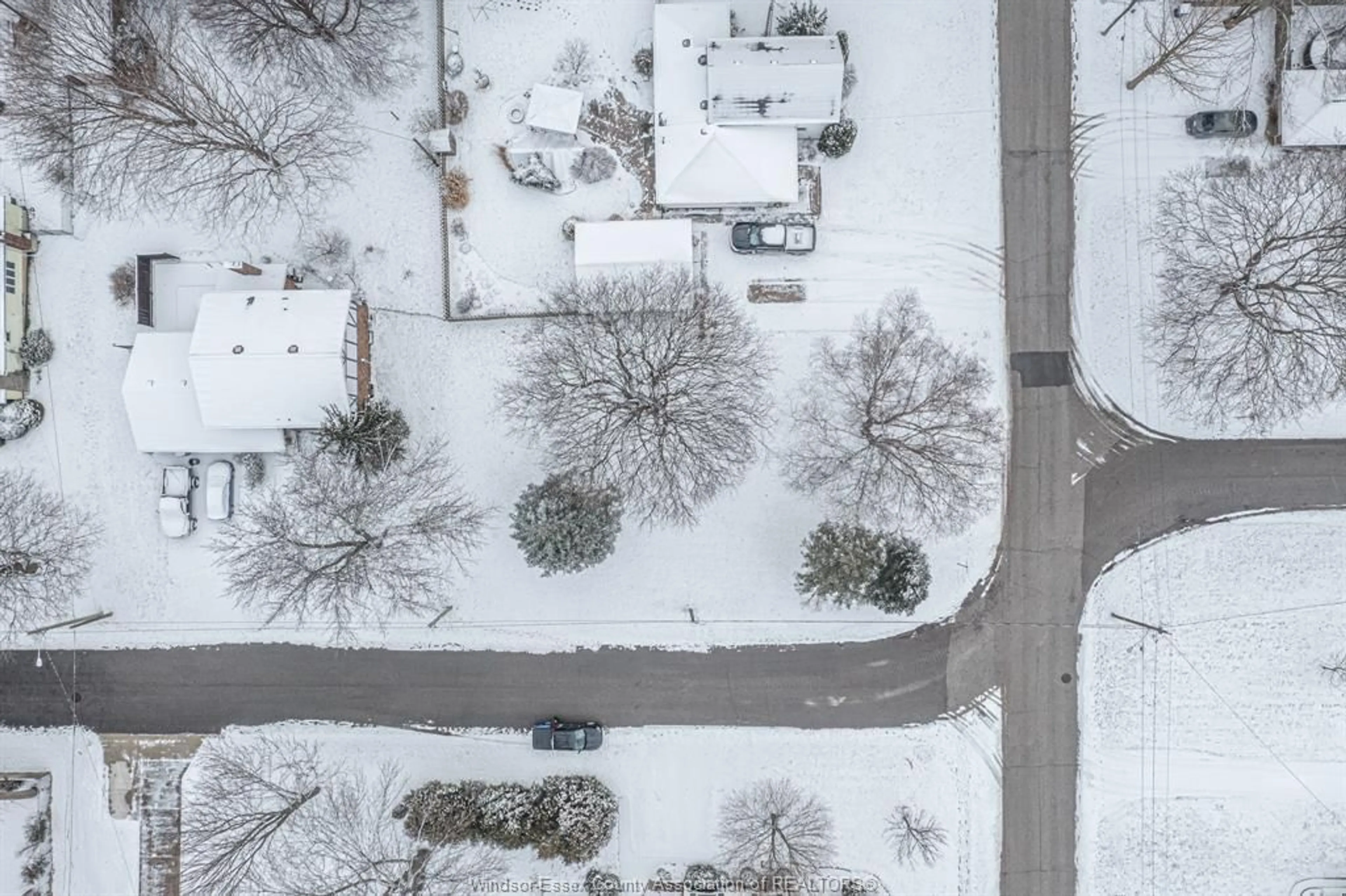 A pic from outside/outdoor area/front of a property/back of a property/a pic from drone, street for 32 BROADWAY St, Ridgetown Ontario N0P 2C0