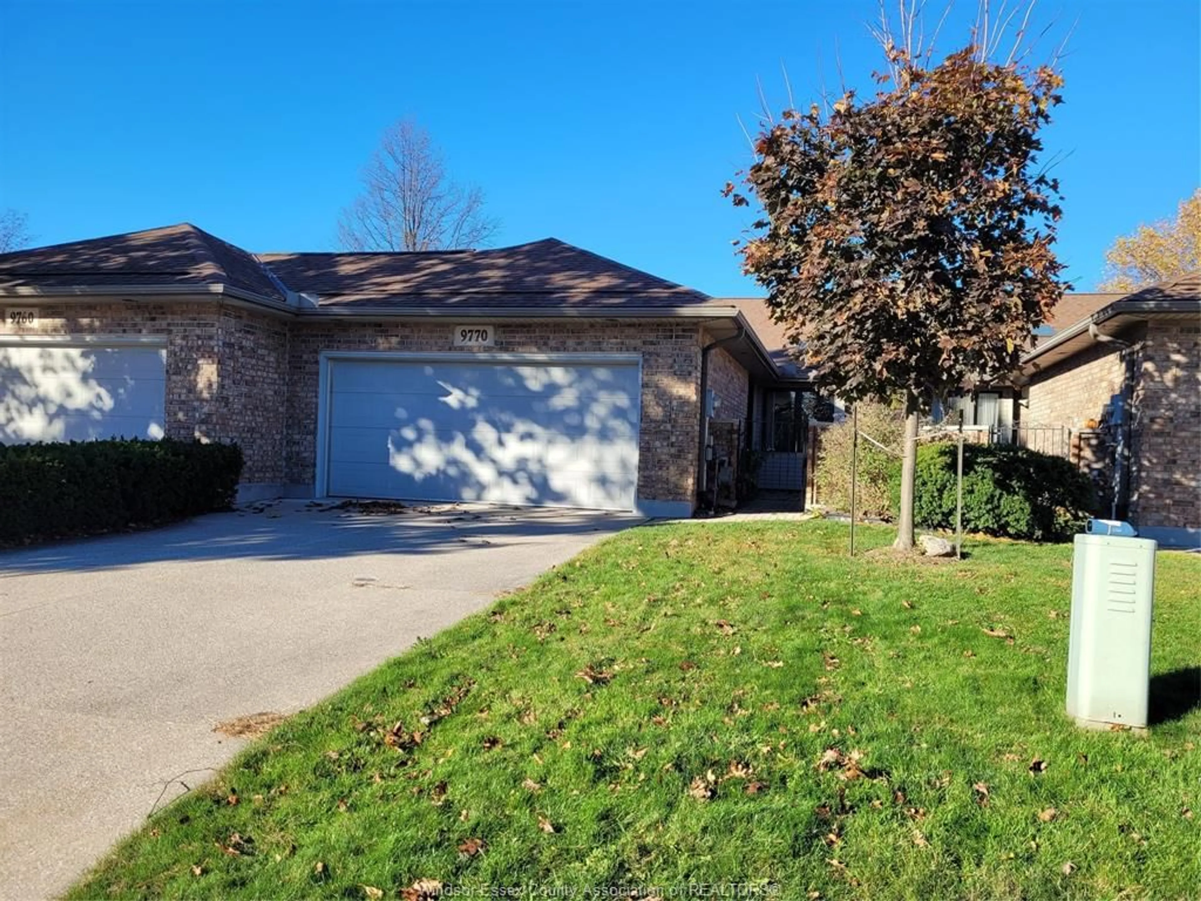 A pic from outside/outdoor area/front of a property/back of a property/a pic from drone, street for 9770 MENARD, Windsor Ontario N8P 1G6