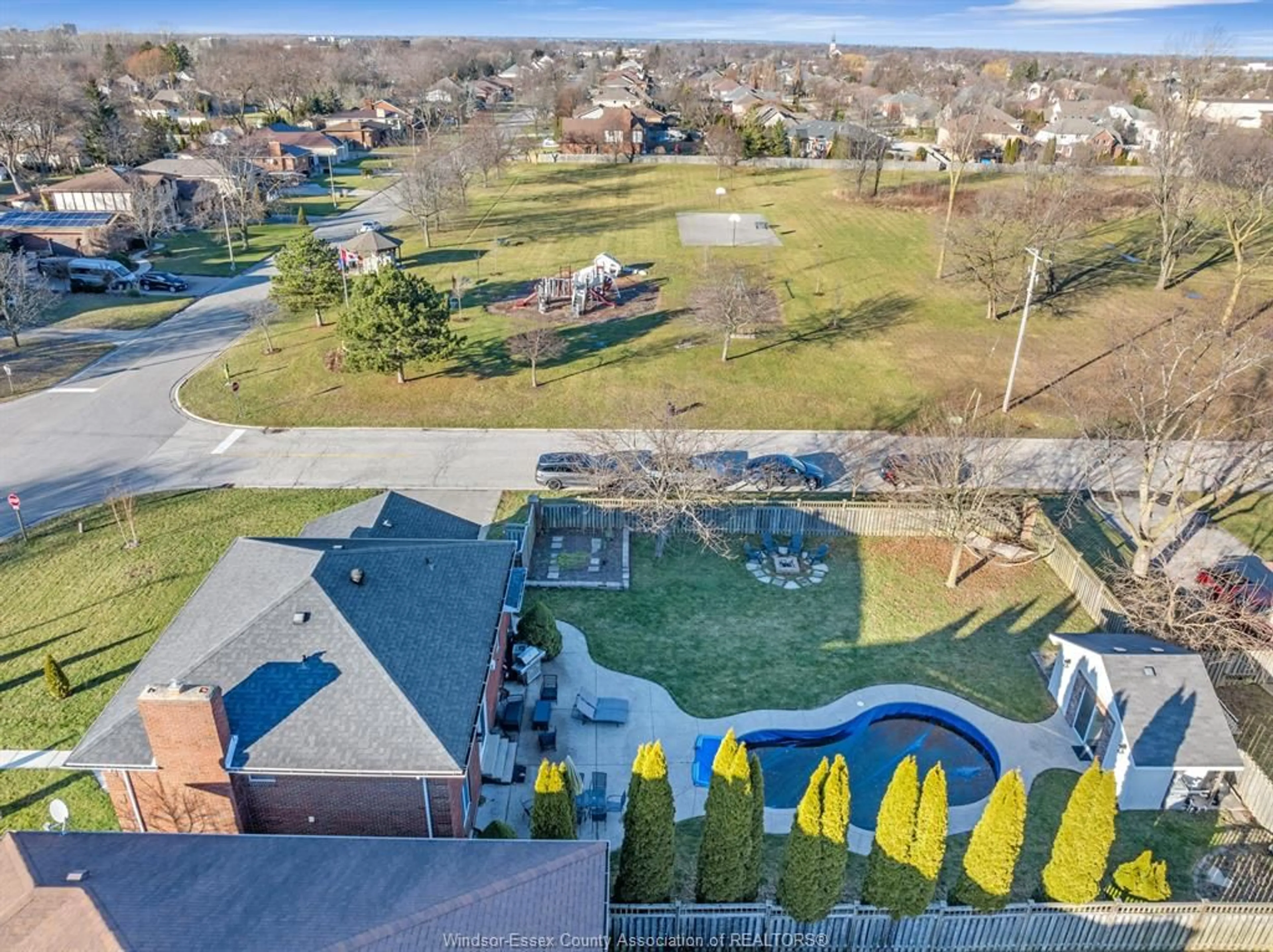 A pic from outside/outdoor area/front of a property/back of a property/a pic from drone, unknown for 1800 HEBERT St, Tecumseh Ontario N8N 4G4