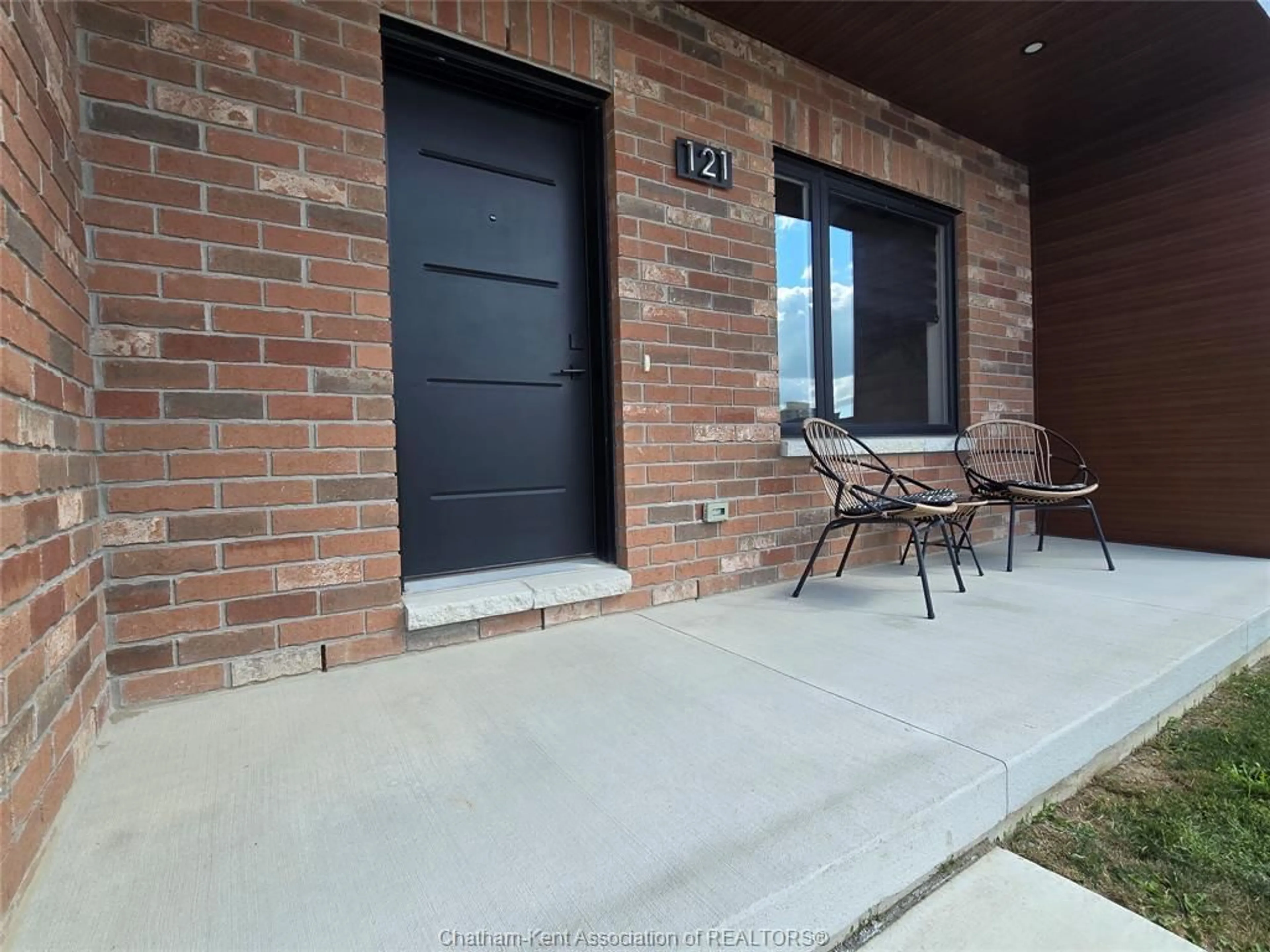 Home with brick exterior material, street for 121 CHURCHILL PARK Rd, Chatham Ontario N7M 0T9