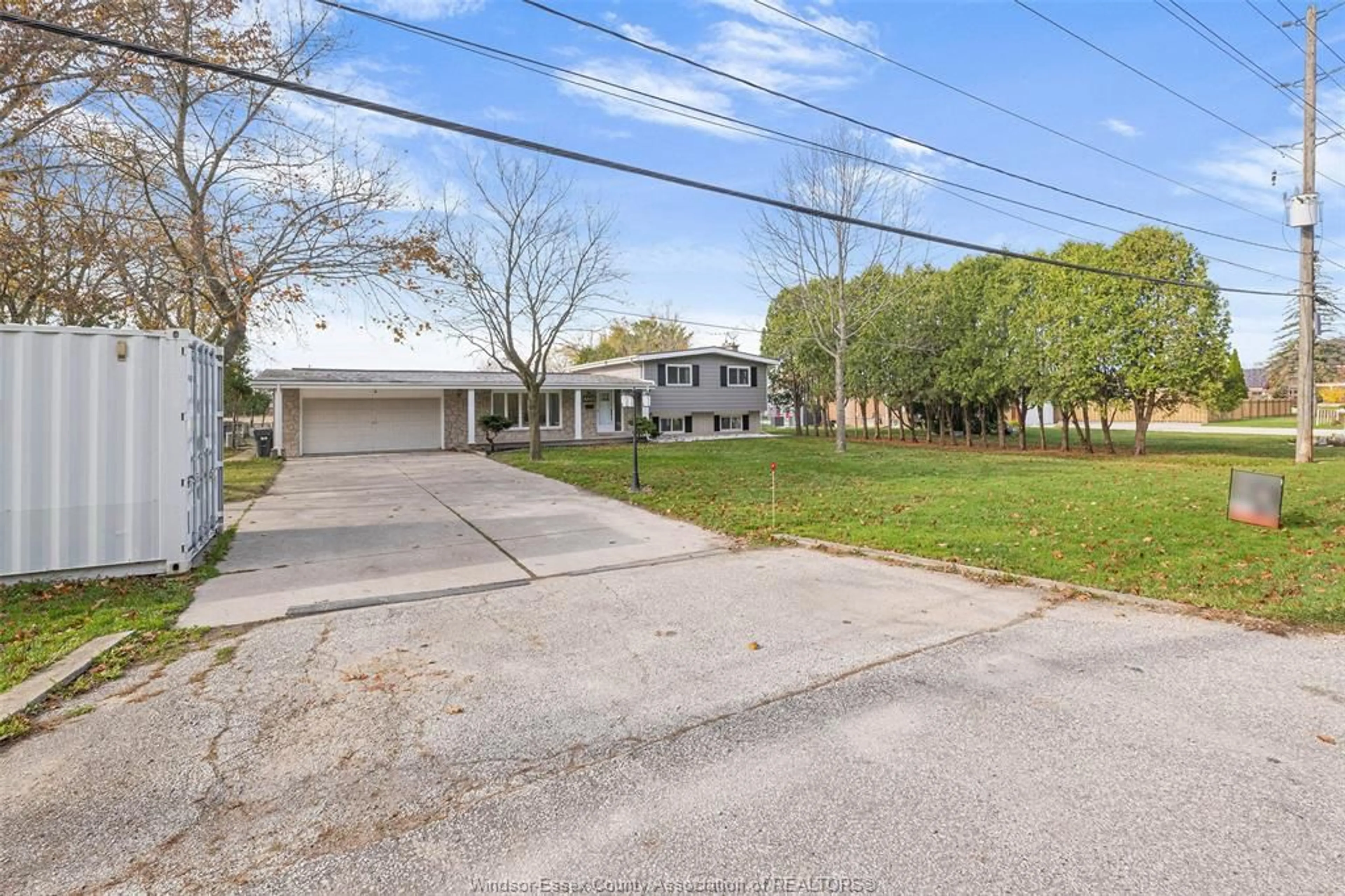 A pic from outside/outdoor area/front of a property/back of a property/a pic from drone, street for 6845 DISPUTED Rd, LaSalle Ontario N9H 1W4