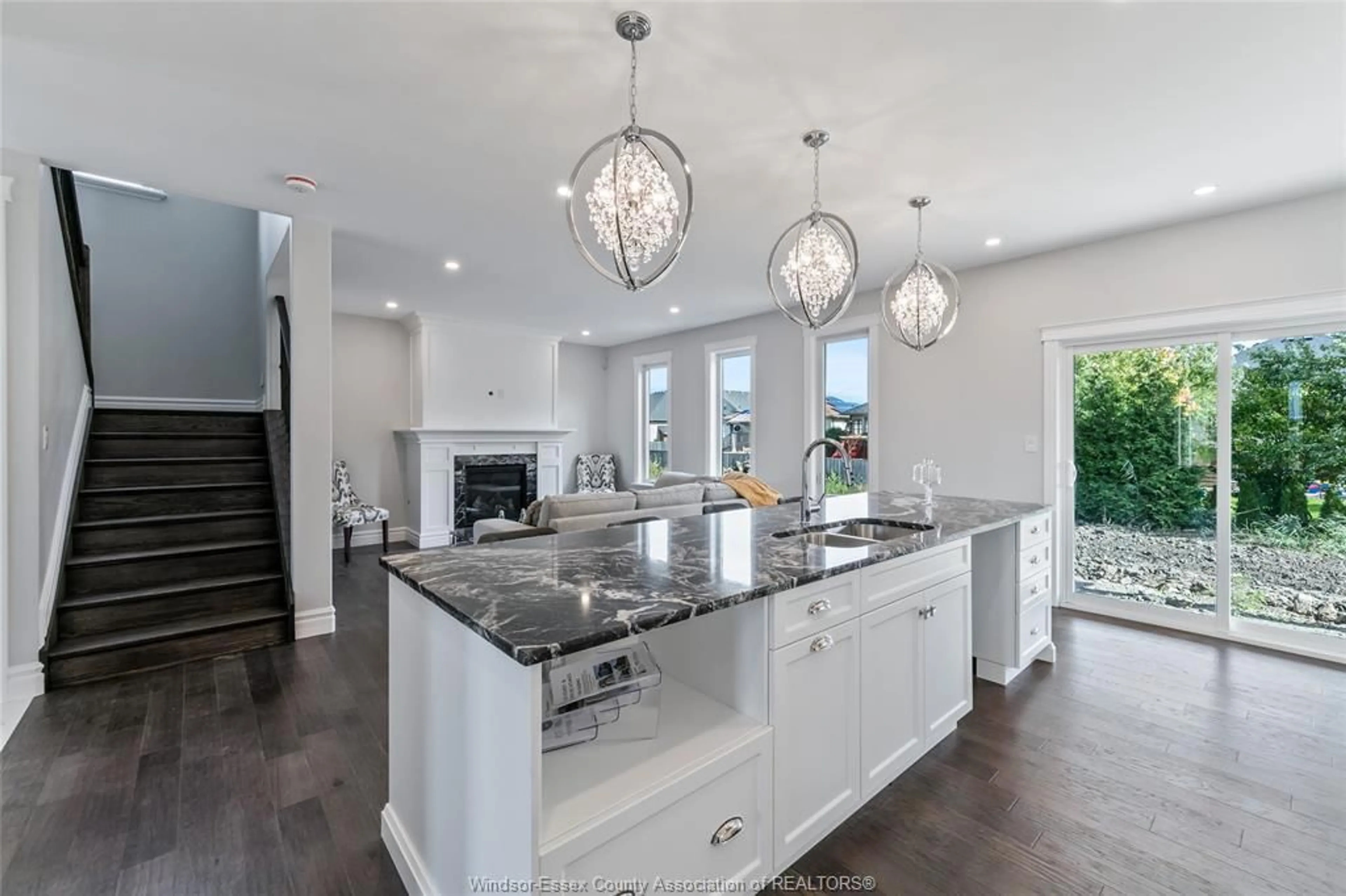 Open concept kitchen, ceramic/tile floor for 245 CHARLES, Essex Ontario N8M 3E9