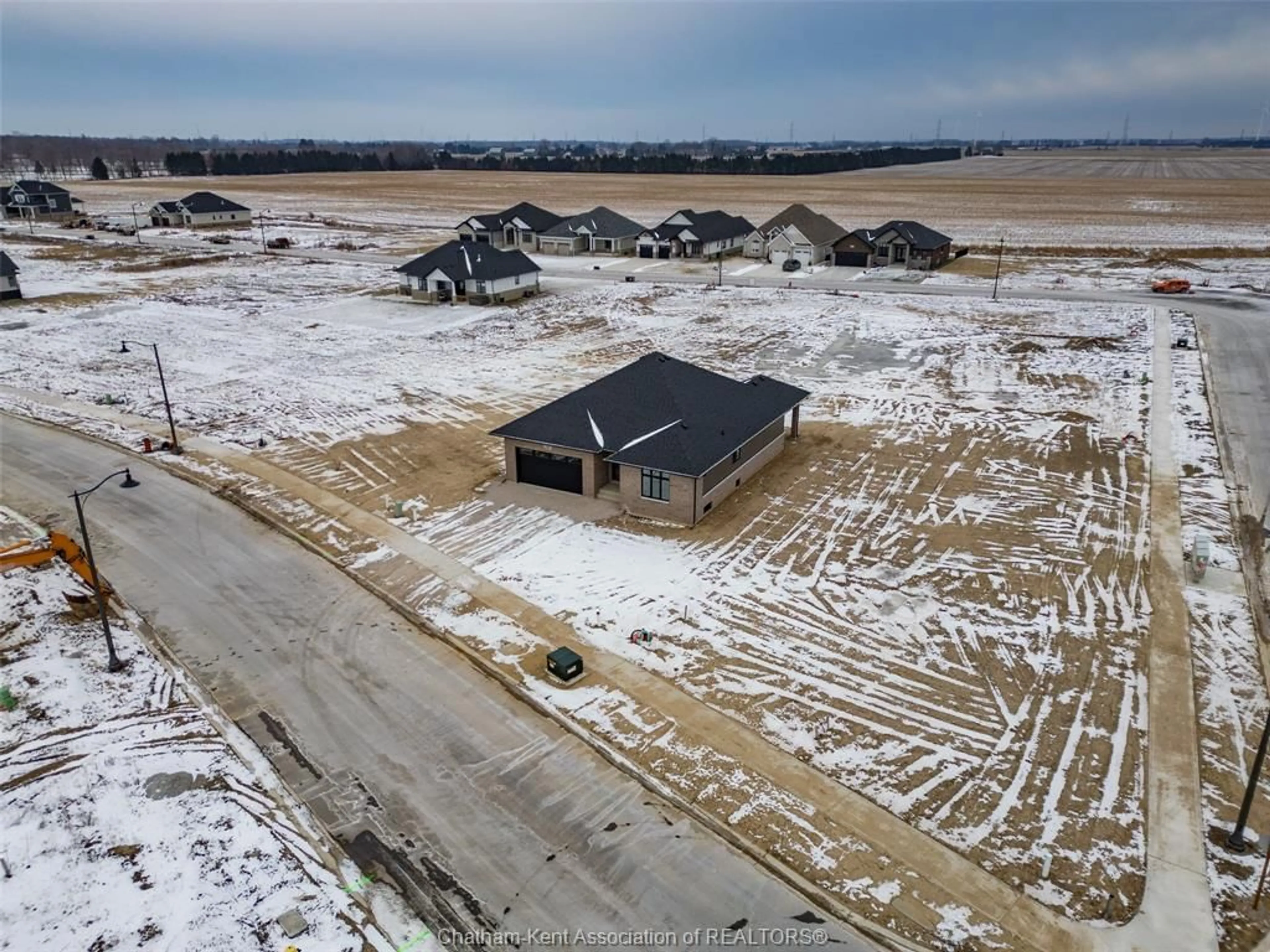 A pic from outside/outdoor area/front of a property/back of a property/a pic from drone, building for 22 Rosewood Cres, Chatham Ontario N7M0P4