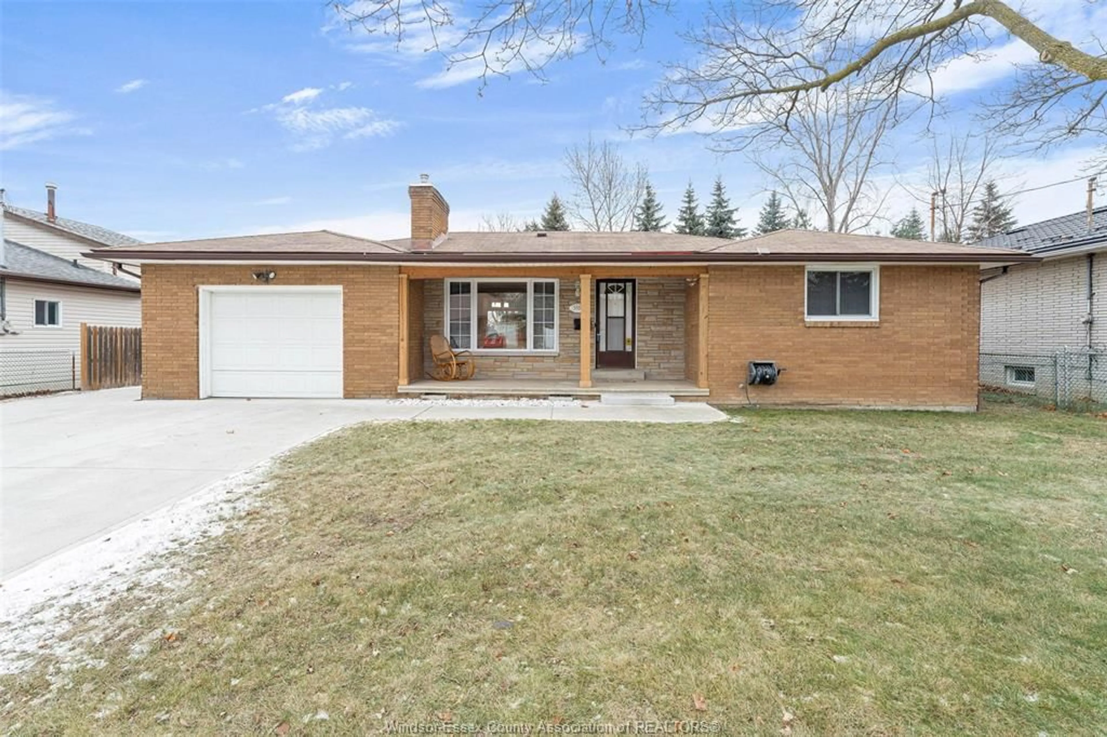 Home with brick exterior material, street for 5595 ROSE St, Windsor Ontario N8T 1H6