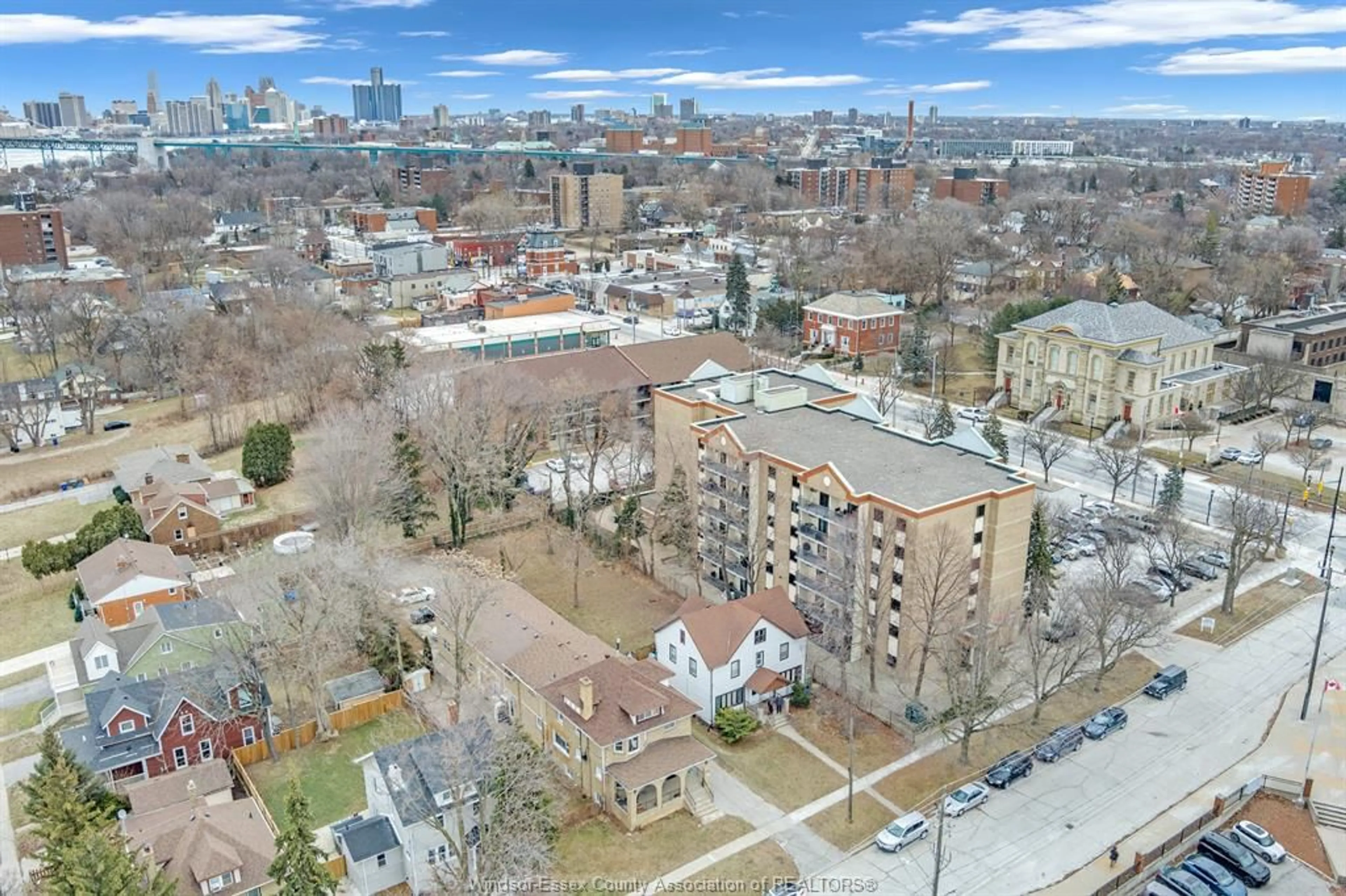 A pic from outside/outdoor area/front of a property/back of a property/a pic from drone, city buildings view from balcony for 242 BROCK, Windsor Ontario N9C 2S6