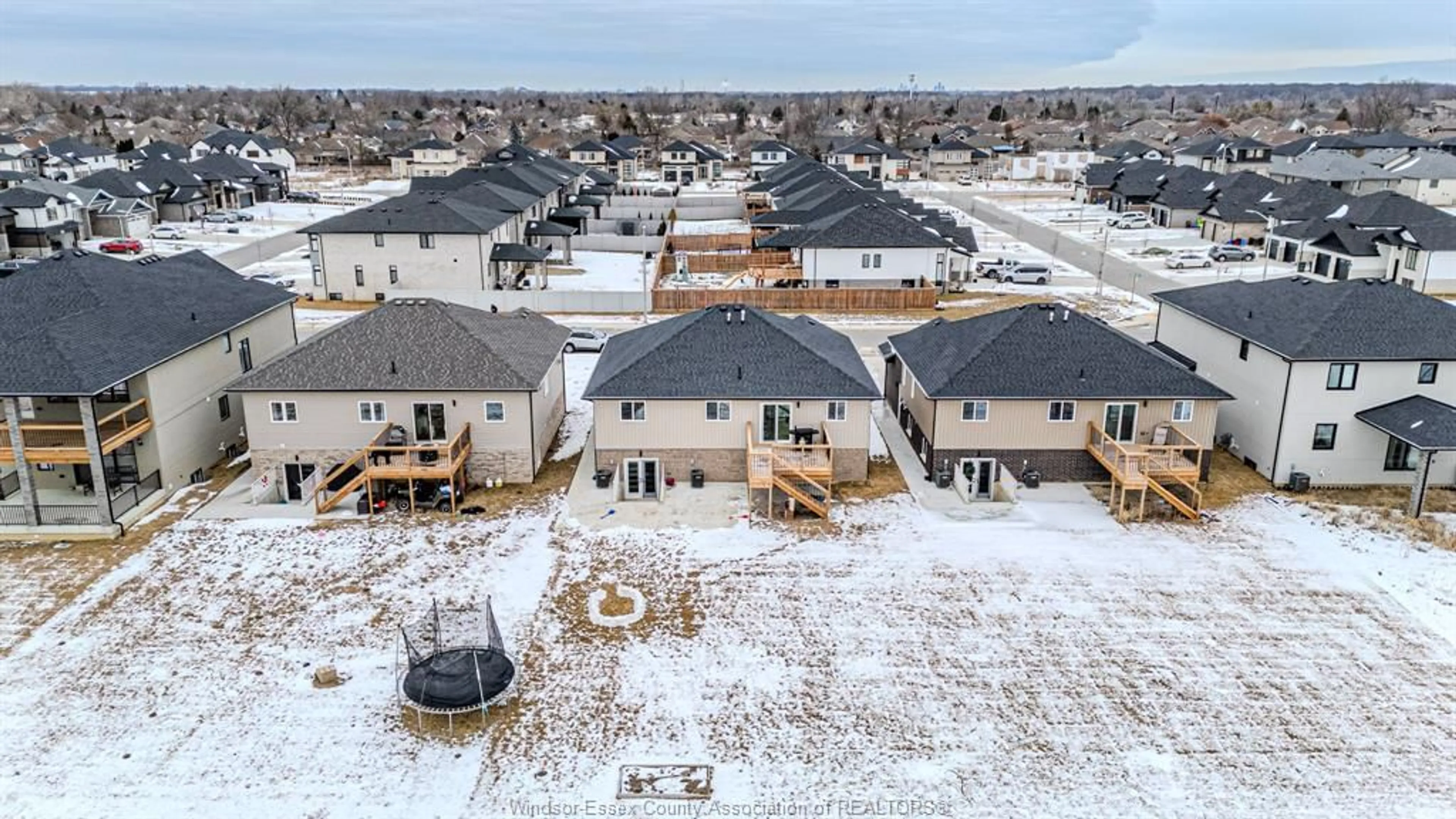 A pic from outside/outdoor area/front of a property/back of a property/a pic from drone, unknown for 93 KINGSBRIDGE, Amherstburg Ontario N9V 4B6