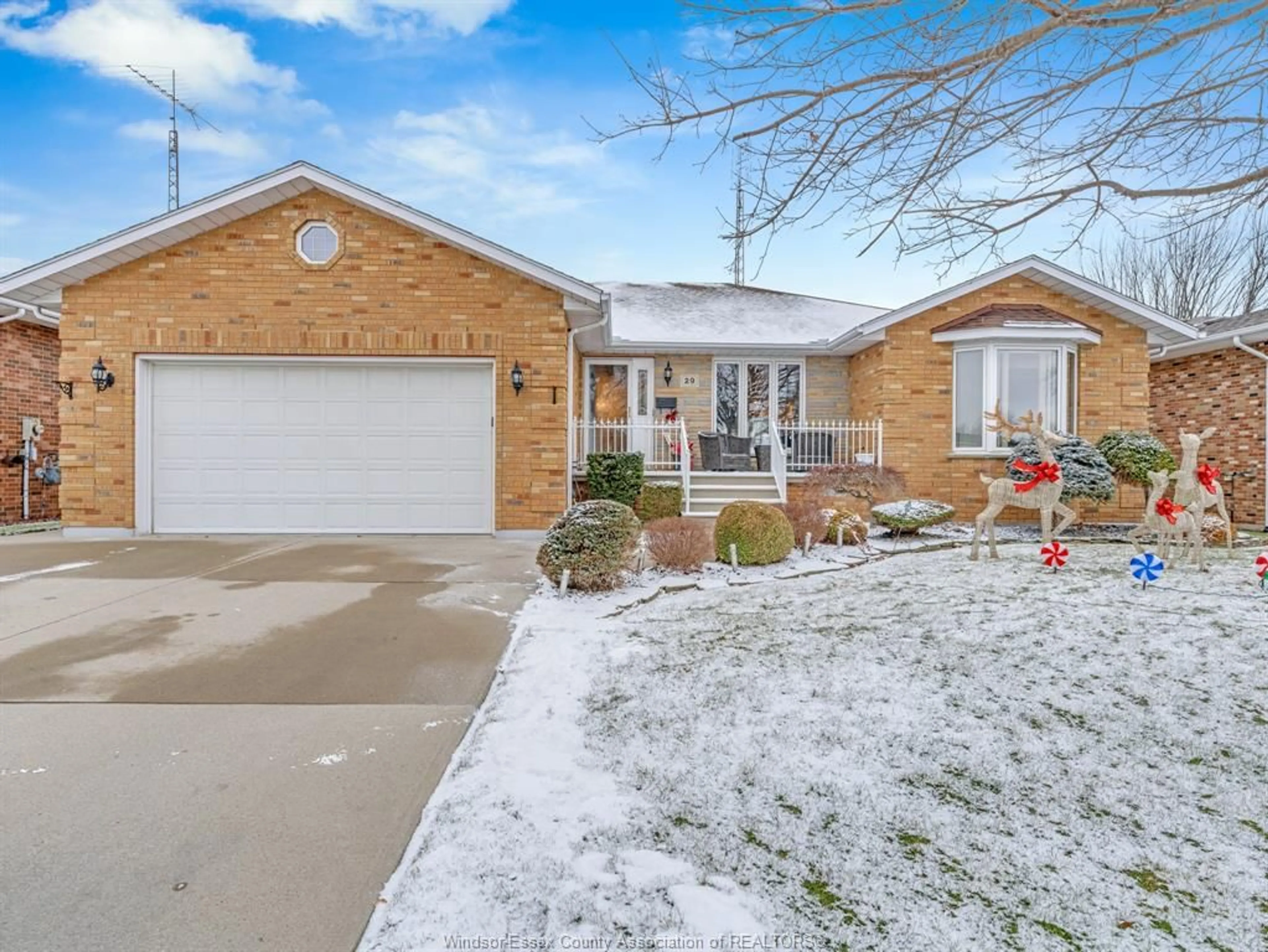 Home with brick exterior material, street for 29 ELIZABETH, Leamington Ontario N8H 4Y4