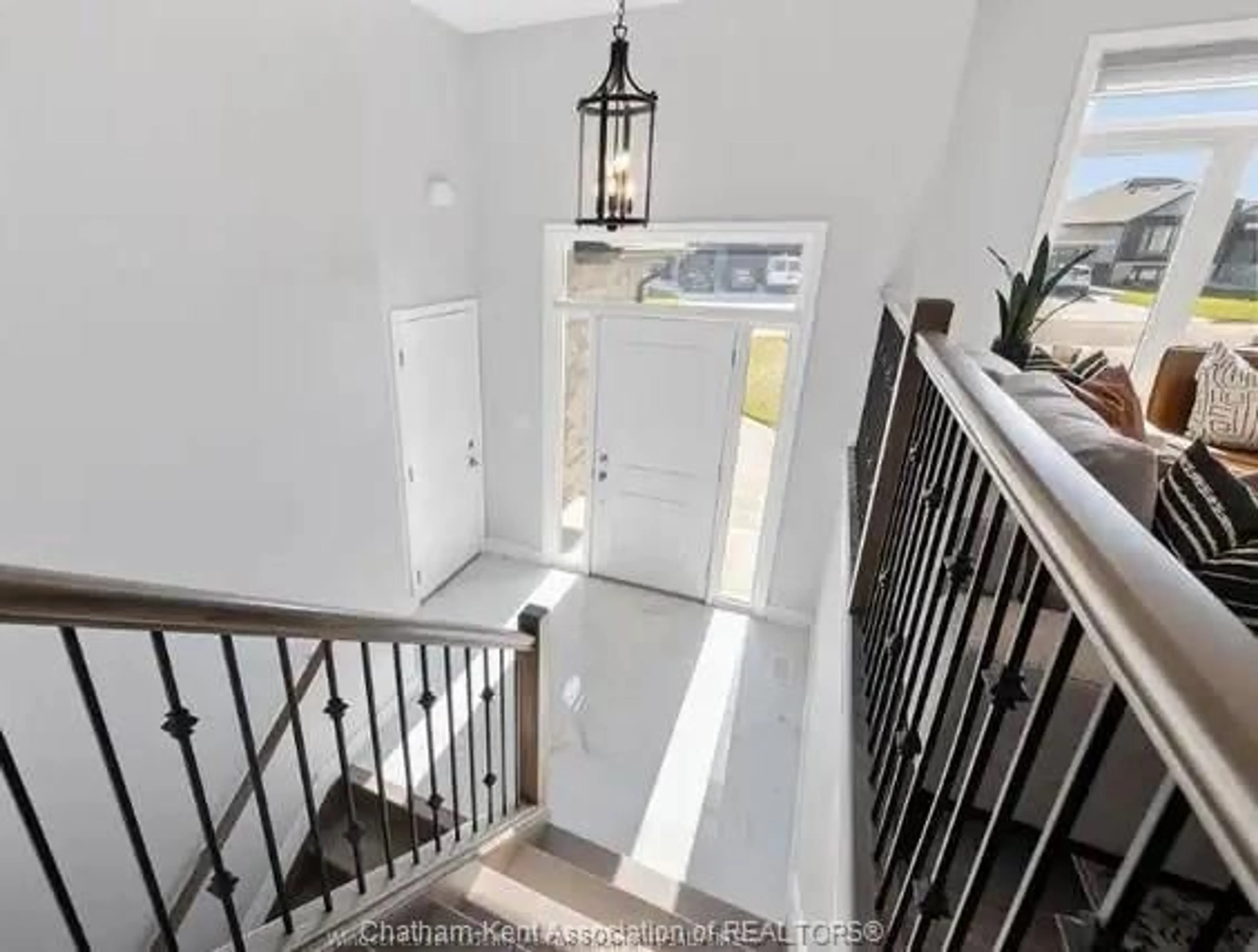 Indoor entryway for 106 Lambert St, Amherstburg Ontario N9V0G5