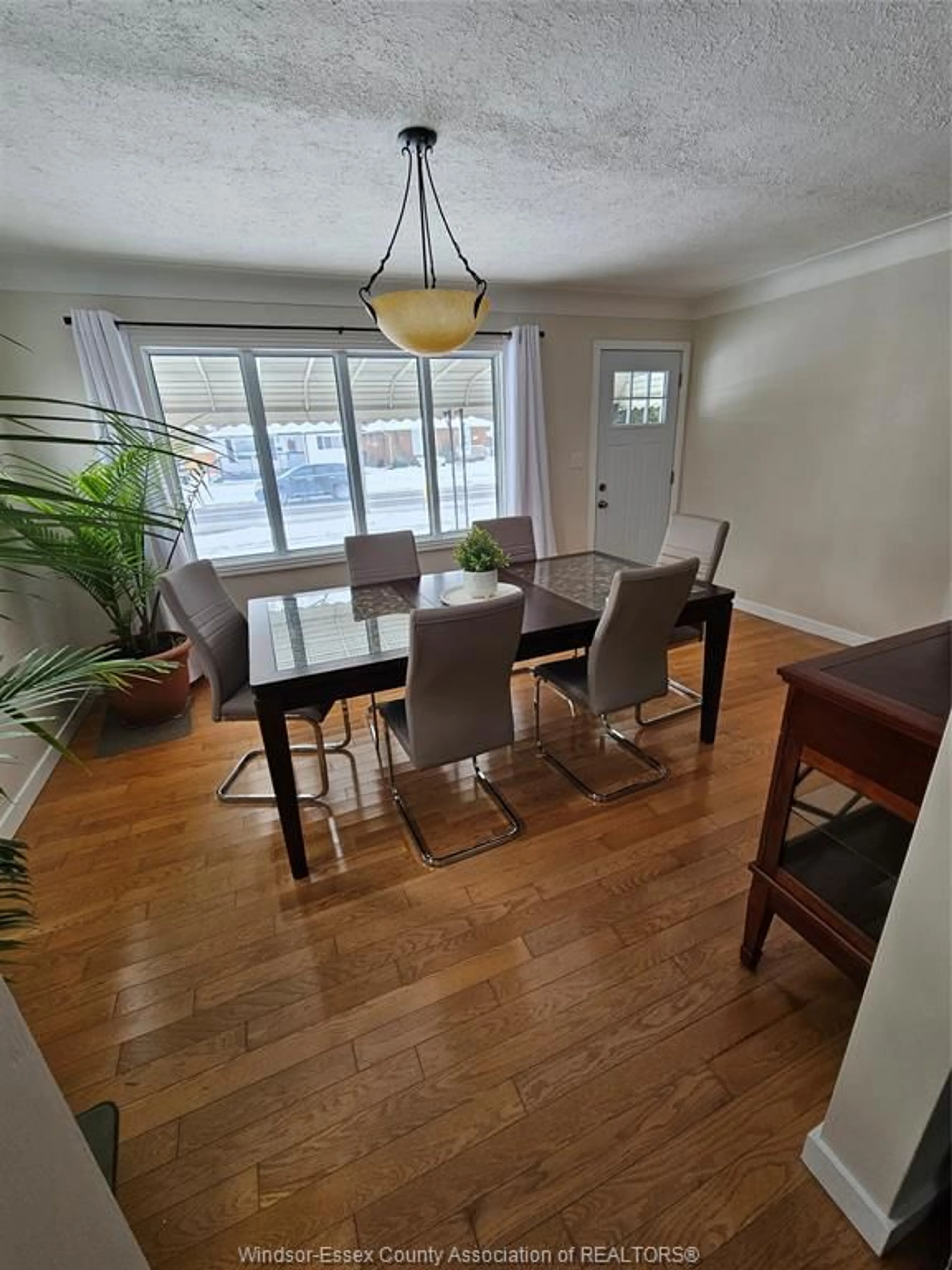 Dining room, wood/laminate floor for 1882 JEFFERSON, Windsor Ontario N8T 2V8