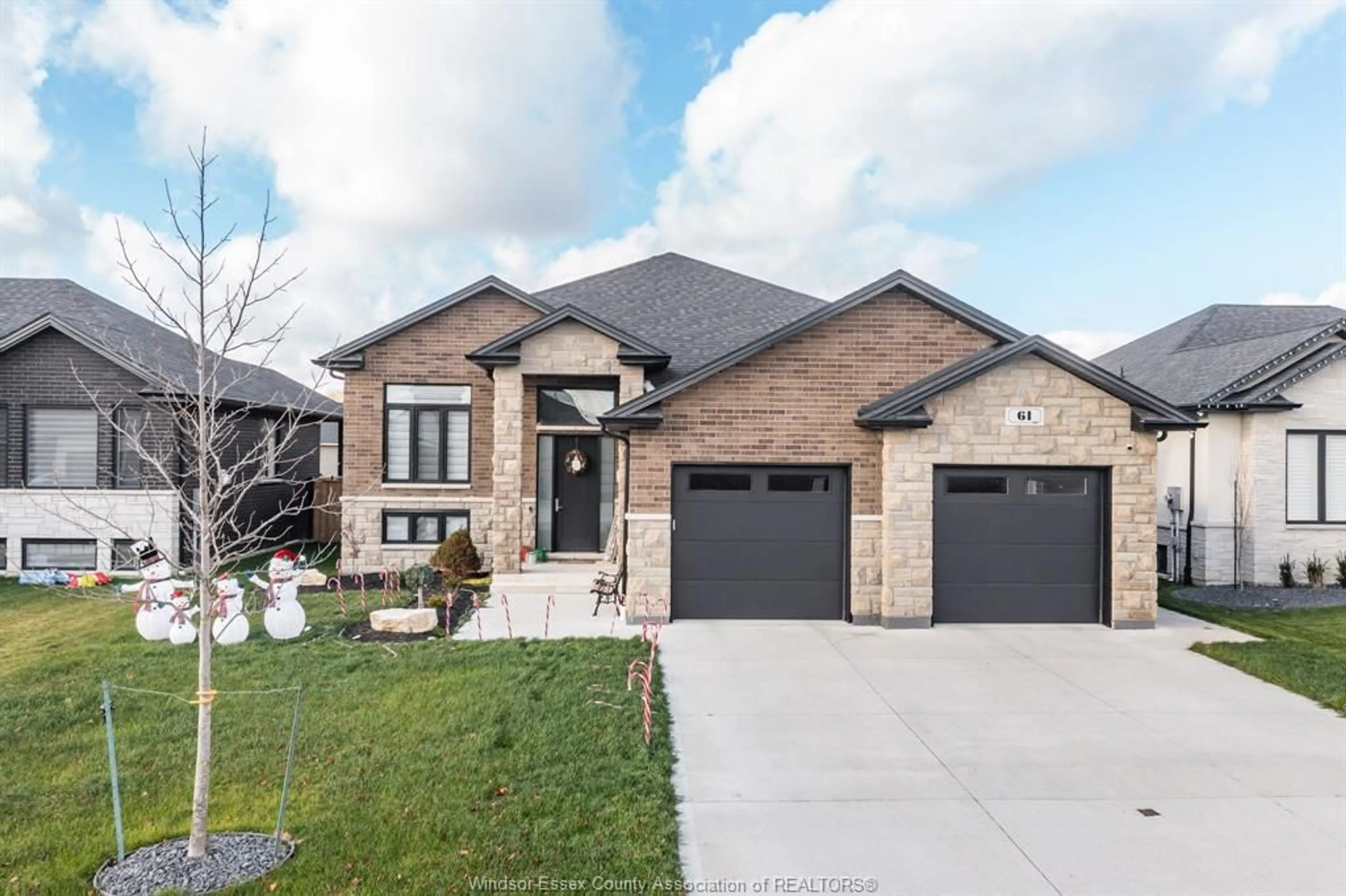 Home with brick exterior material, street for 61 OLIVE Dr, Leamington Ontario N8H 0E7