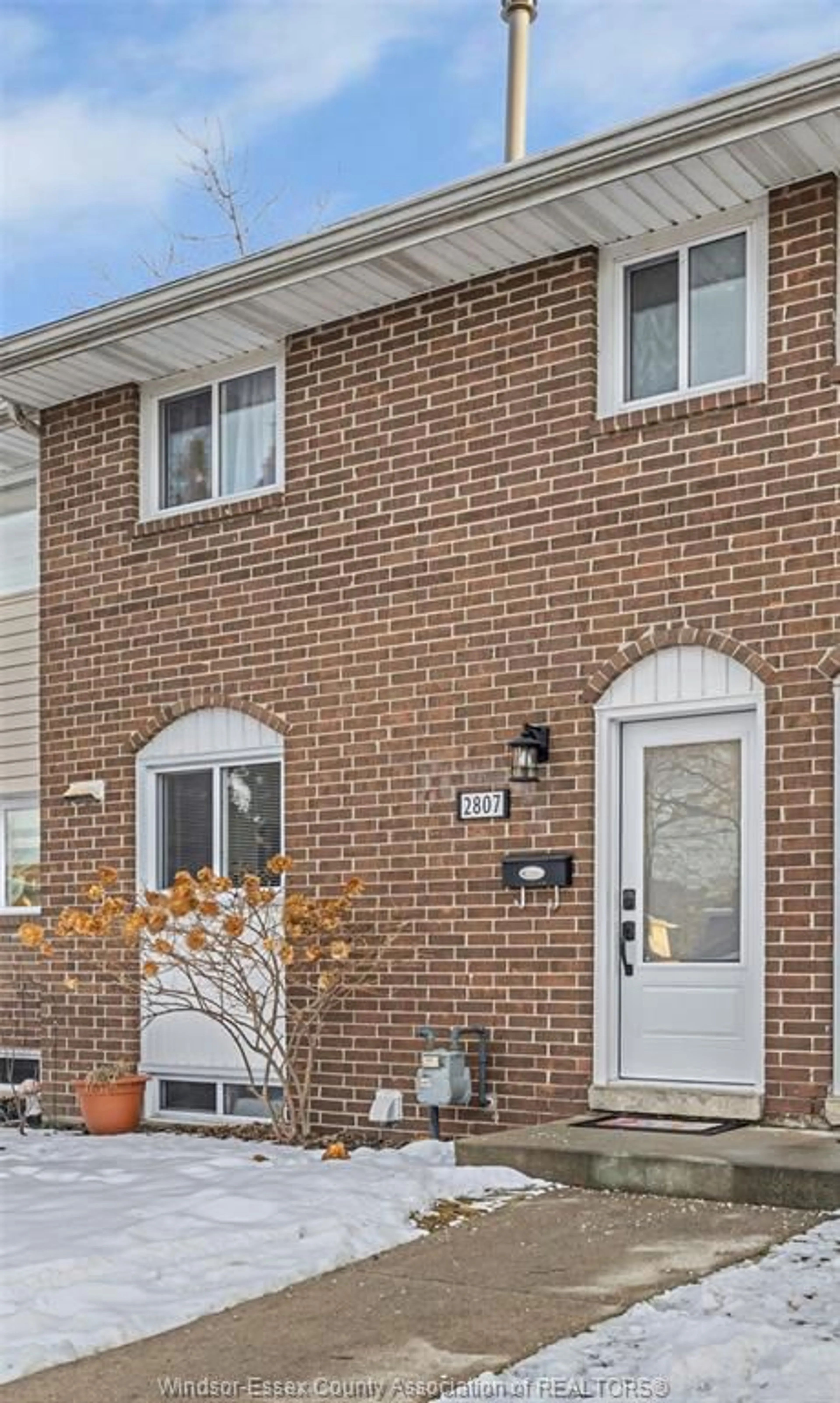 Home with brick exterior material, street for 2807 MEADOWBROOK Lane, Windsor Ontario N8T 3C1