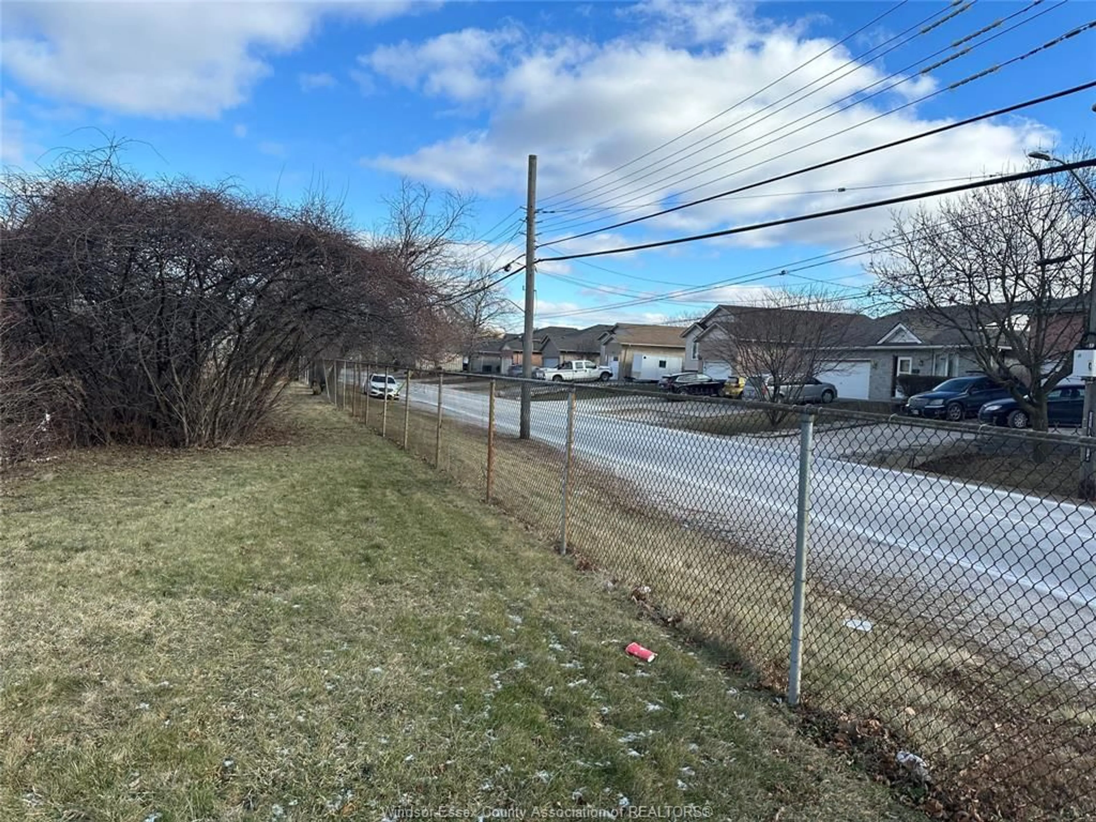 A pic from outside/outdoor area/front of a property/back of a property/a pic from drone, unknown for V/L GRAND MARAIS Rd, Windsor Ontario N8W 1W2