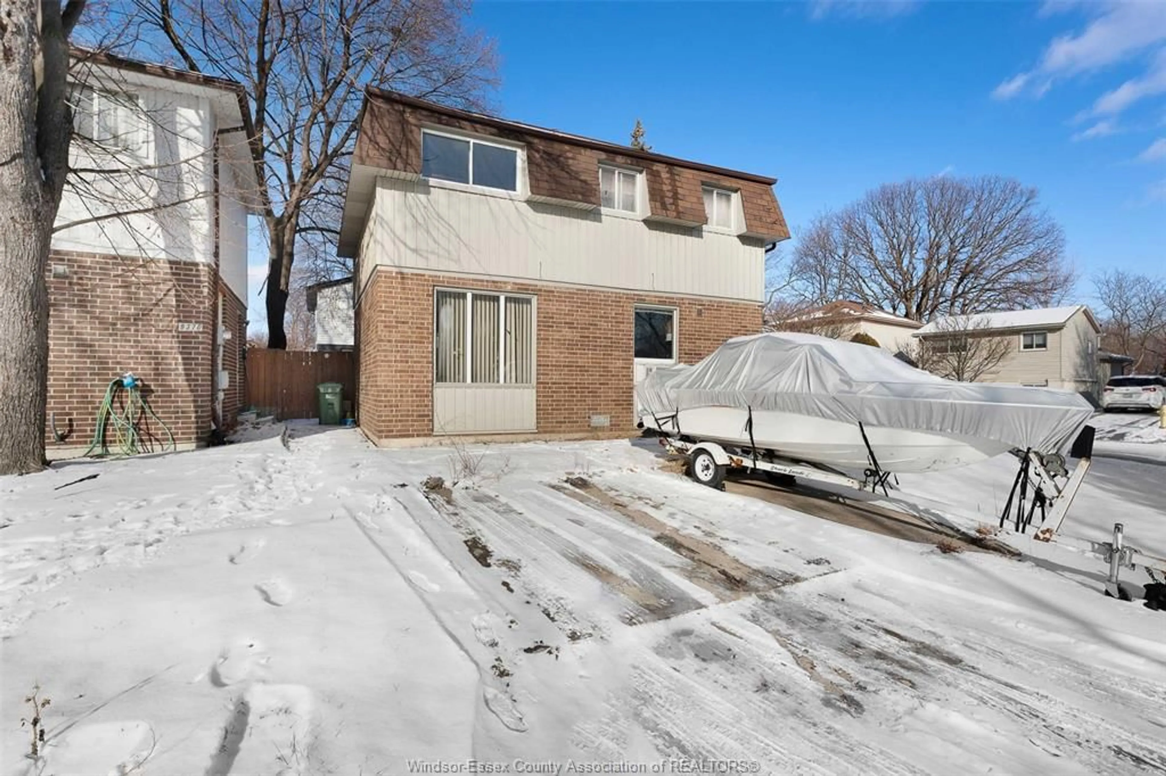 A pic from outside/outdoor area/front of a property/back of a property/a pic from drone, street for 9380 AIRE Crt, Windsor Ontario N8S 4E6