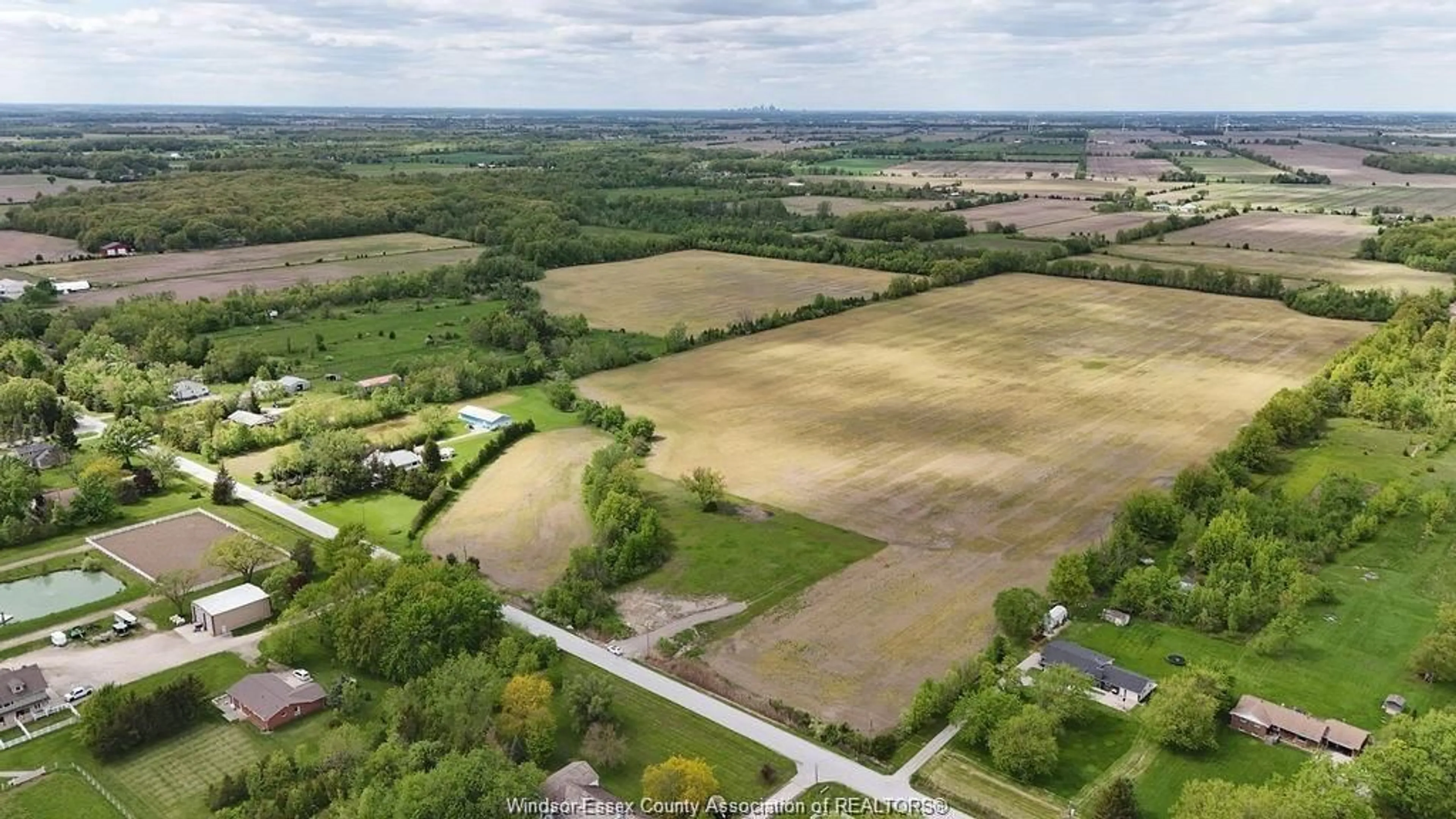 A pic from outside/outdoor area/front of a property/back of a property/a pic from drone, unknown for V/L 9TH CONCESSION Rd, Essex Ontario N8M 2X5