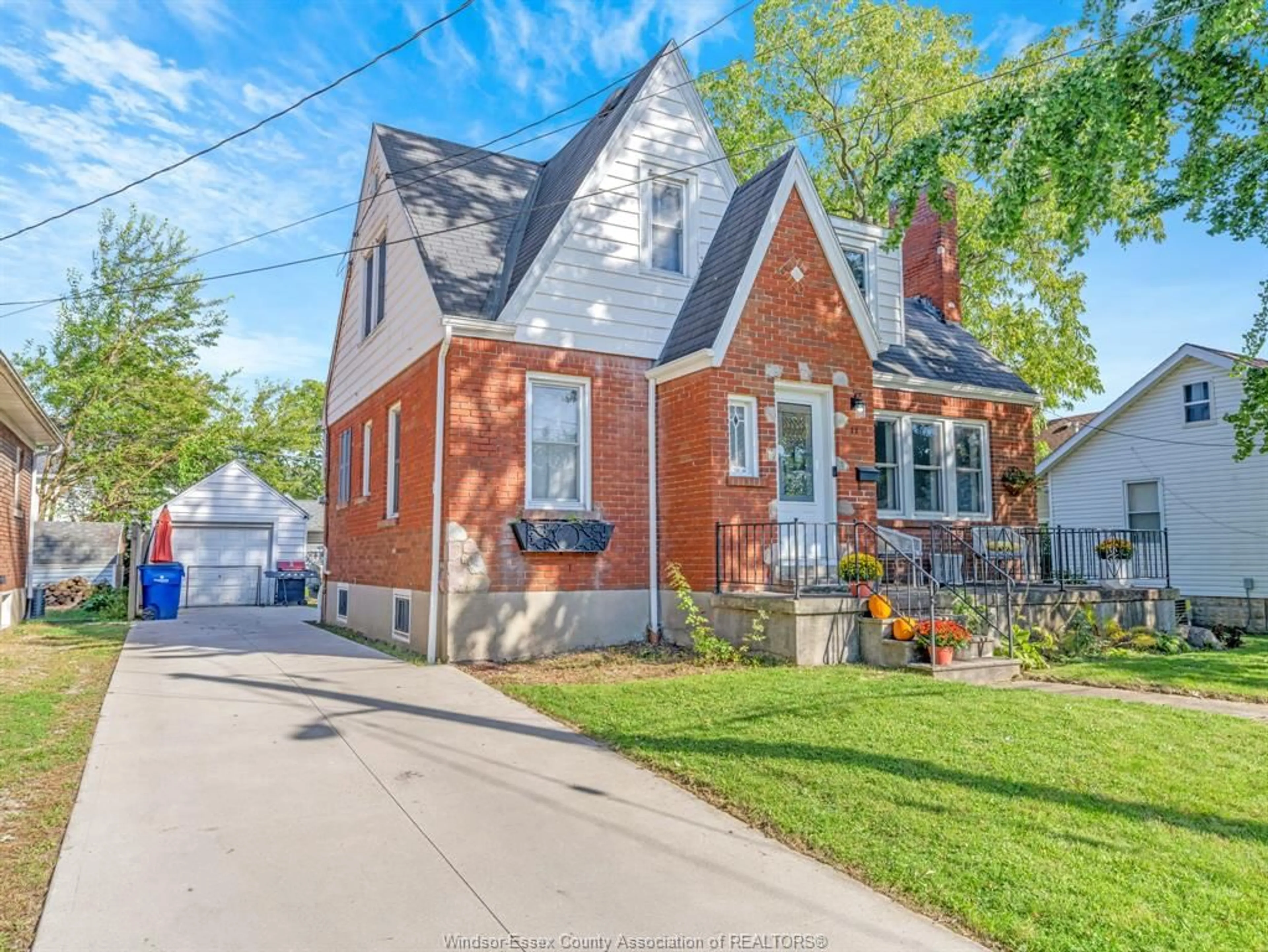 Home with brick exterior material, street for 11 COLLEGE, Chatham Ontario N7M 4W7