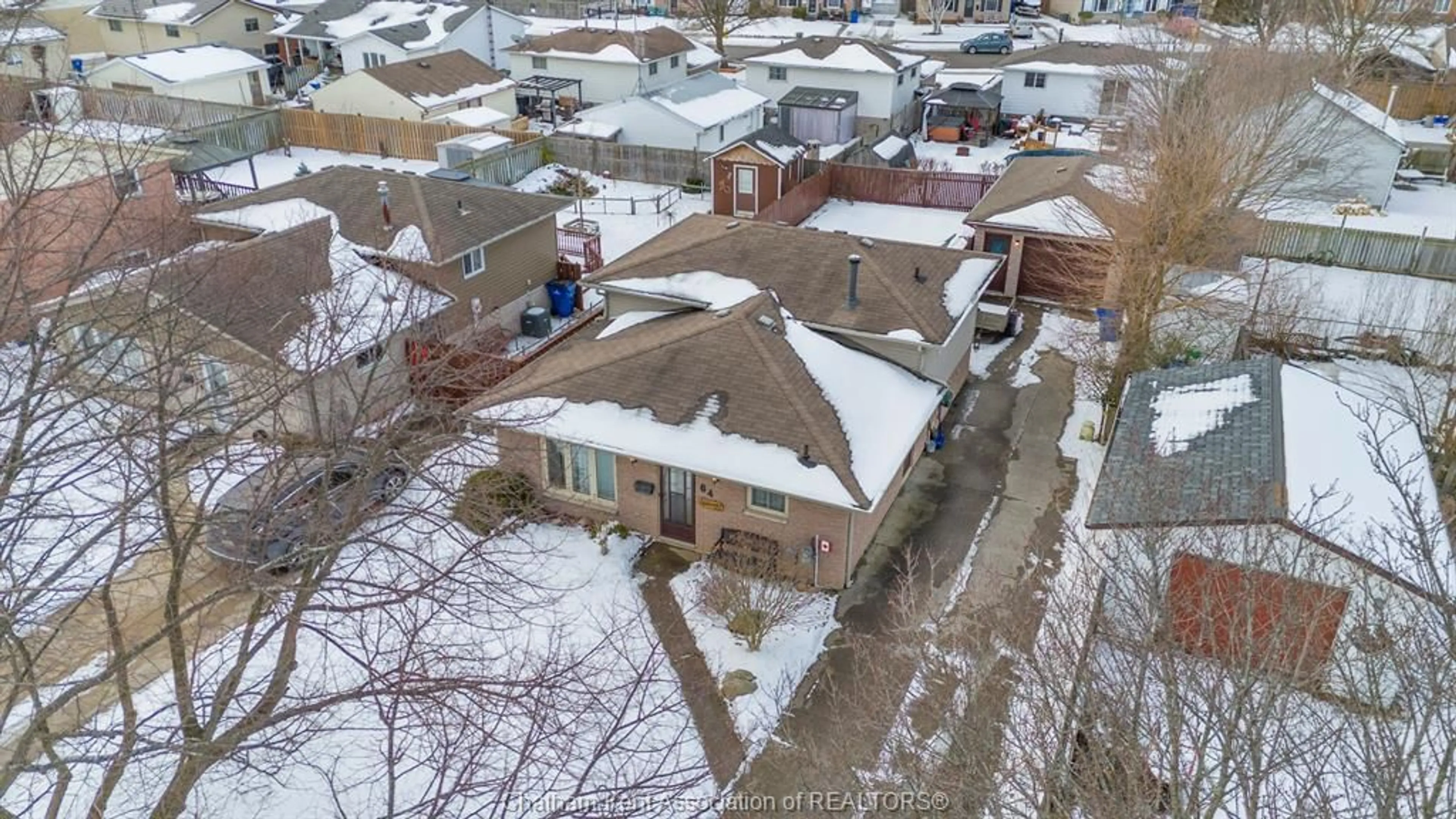 A pic from outside/outdoor area/front of a property/back of a property/a pic from drone, unknown for 64 ROSSINI Cres, Chatham Ontario N7L4N3