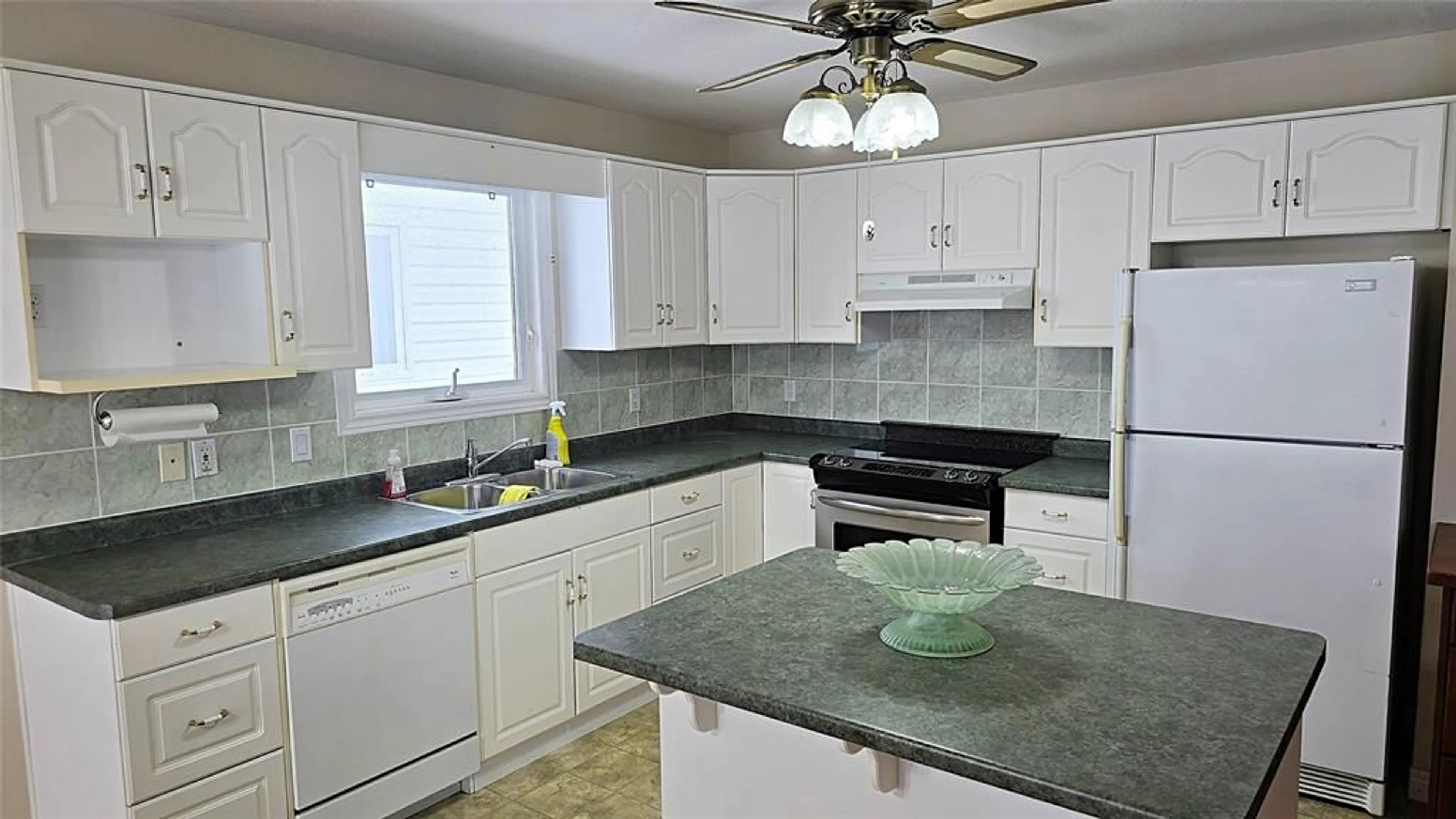 Standard kitchen, ceramic/tile floor for 5700 BLACKWELL Sideroad #362, Sarnia Ontario N7W 1B7