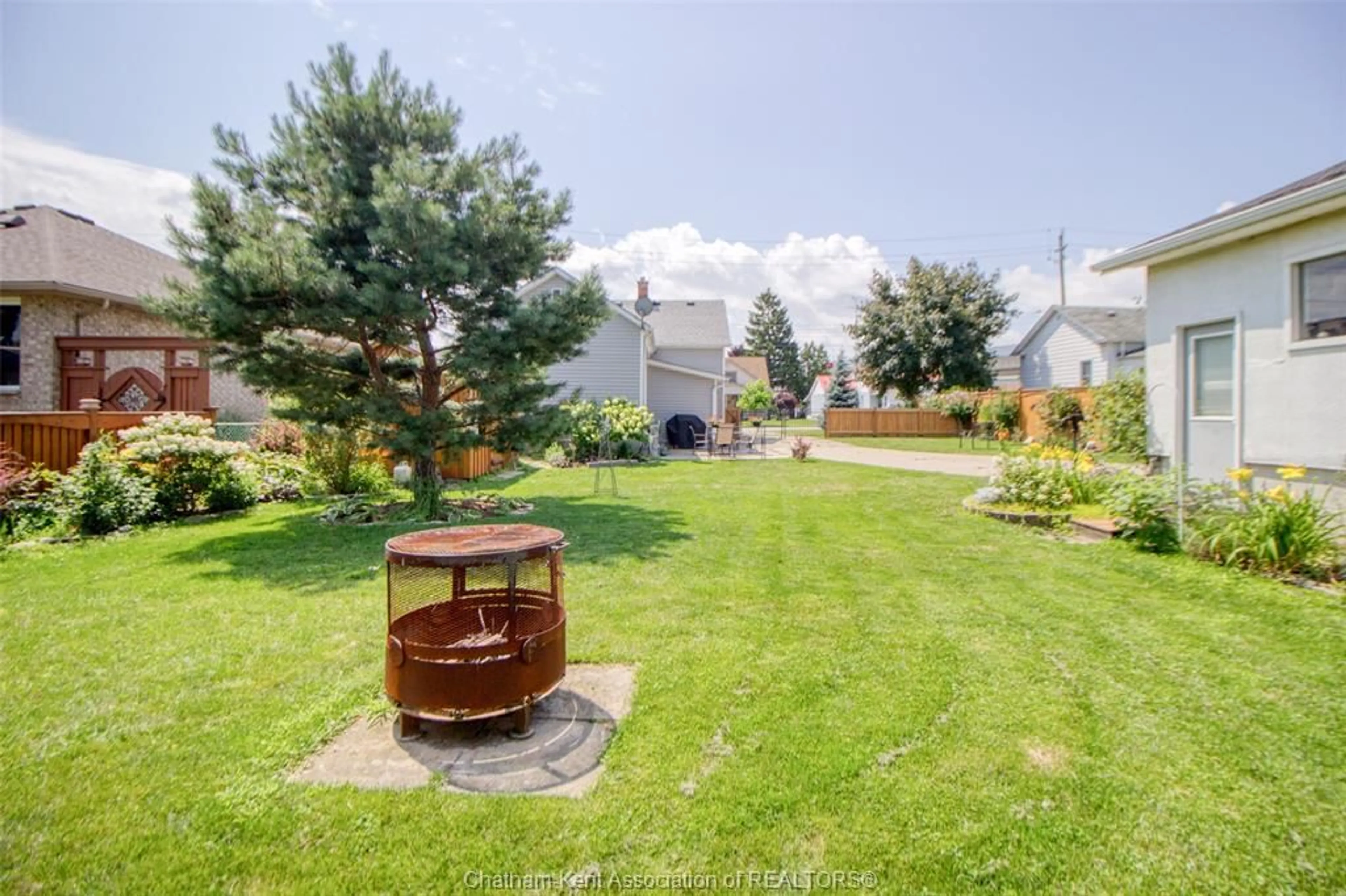 Patio, unknown for 210 ALEXANDRA Ave, Point Edward Ontario N7V1C4