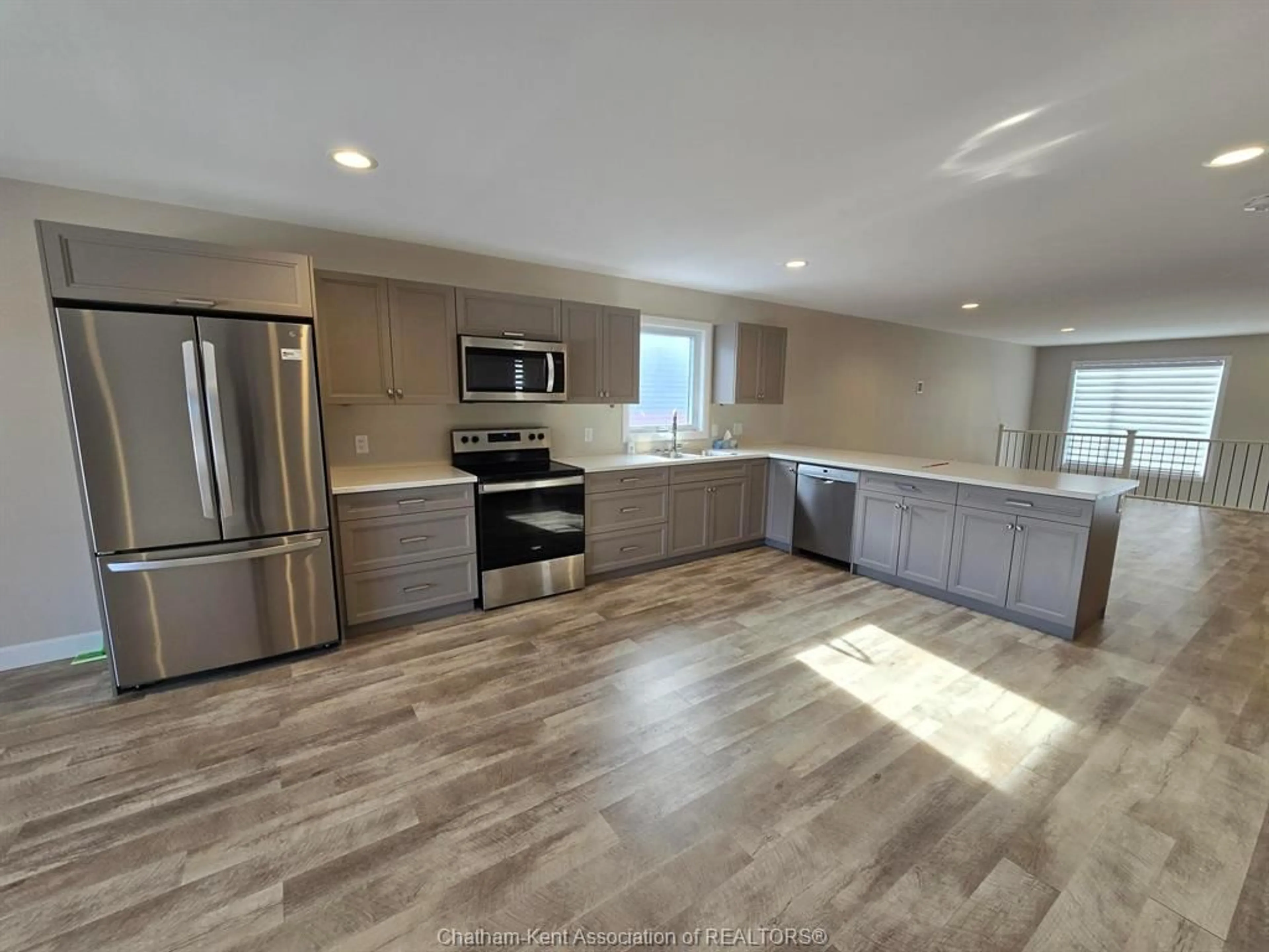 Open concept kitchen, unknown for 191 MOONSTONE Cres, Chatham Ontario N7M 0S1