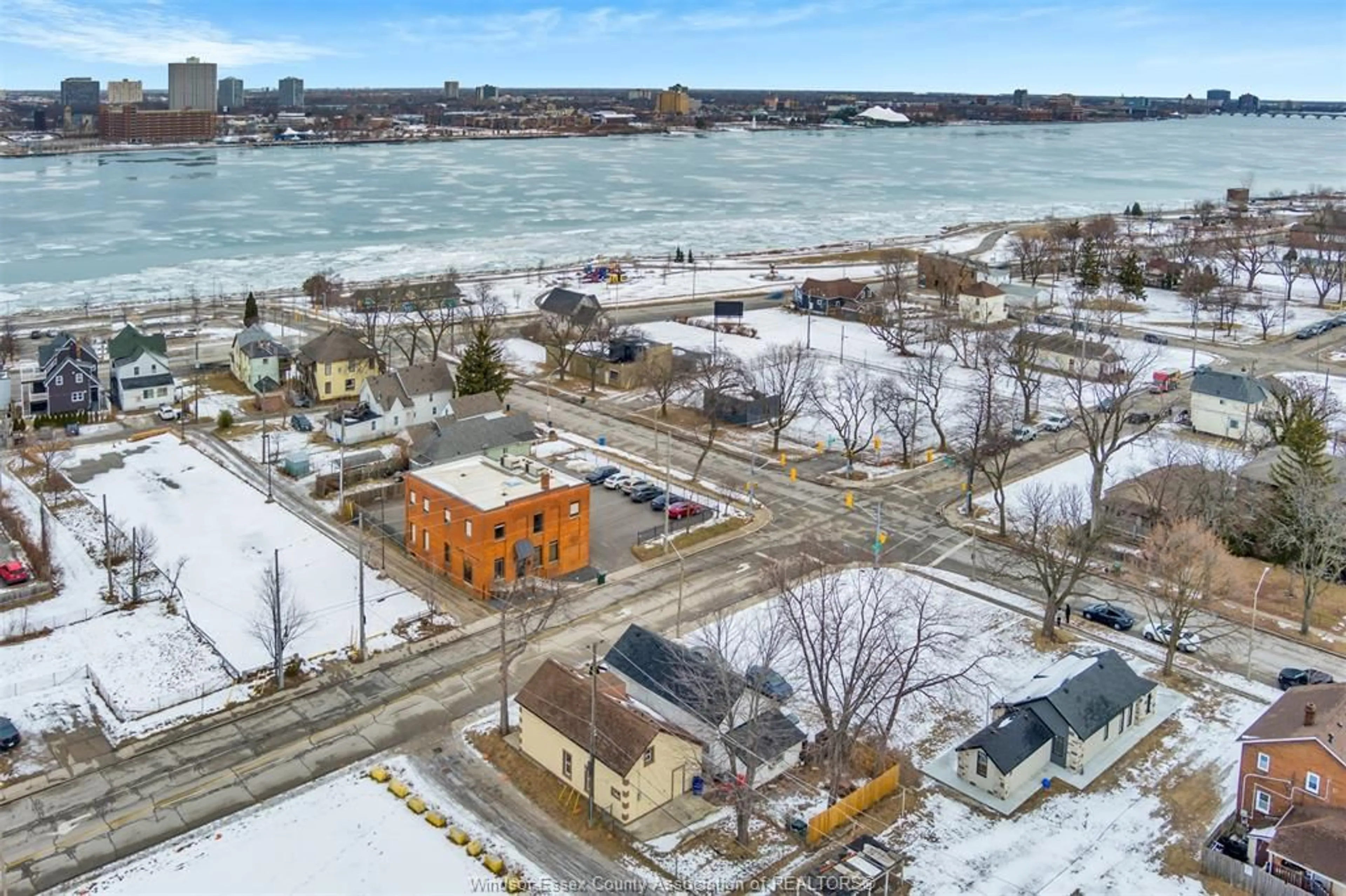 A pic from outside/outdoor area/front of a property/back of a property/a pic from drone, water/lake/river/ocean view for 567 CHATHAM St, Windsor Ontario N9A 2X2