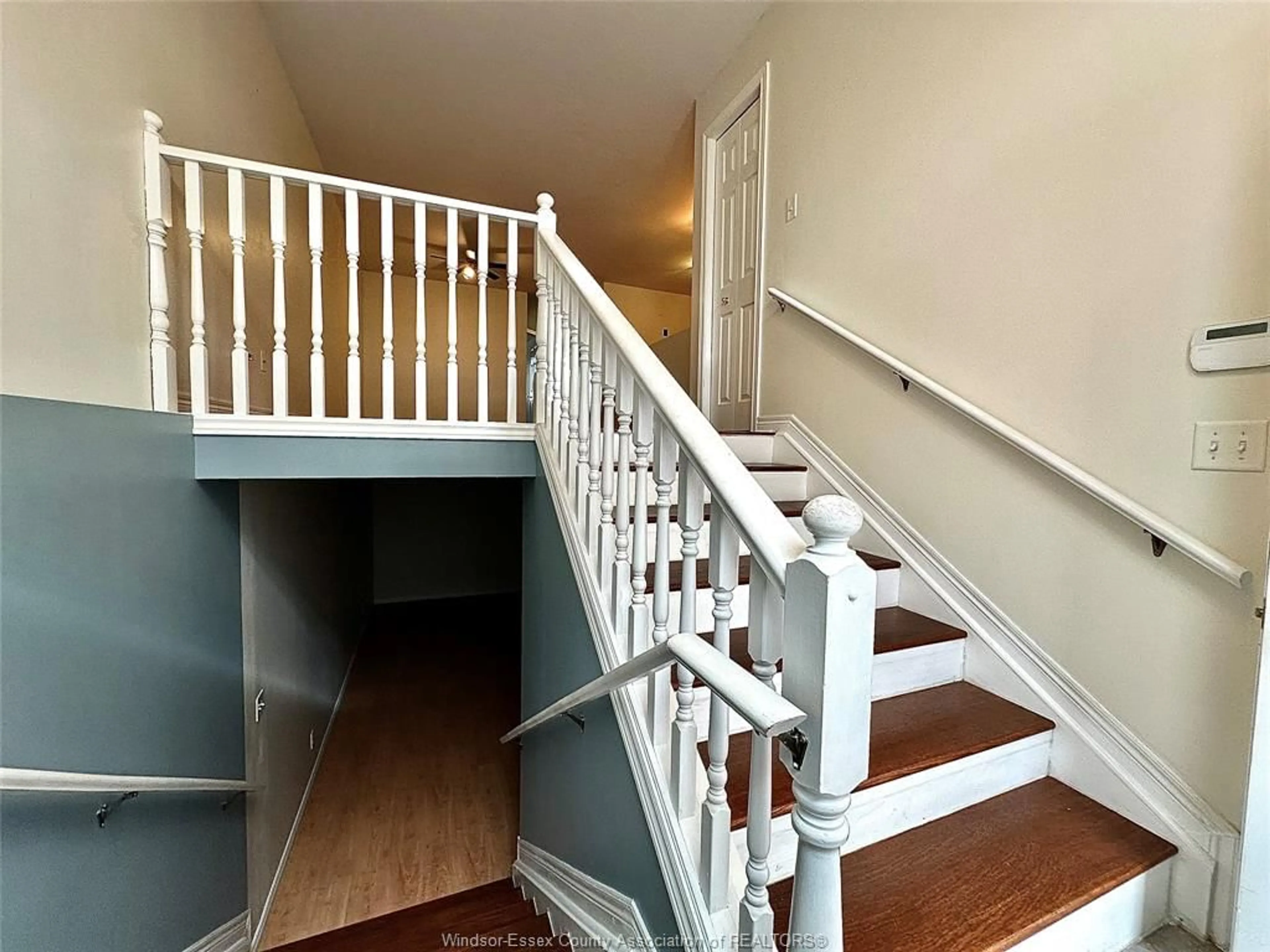 Stairs for 1536 SAGEBRUSH, Windsor Ontario N9G 3B7