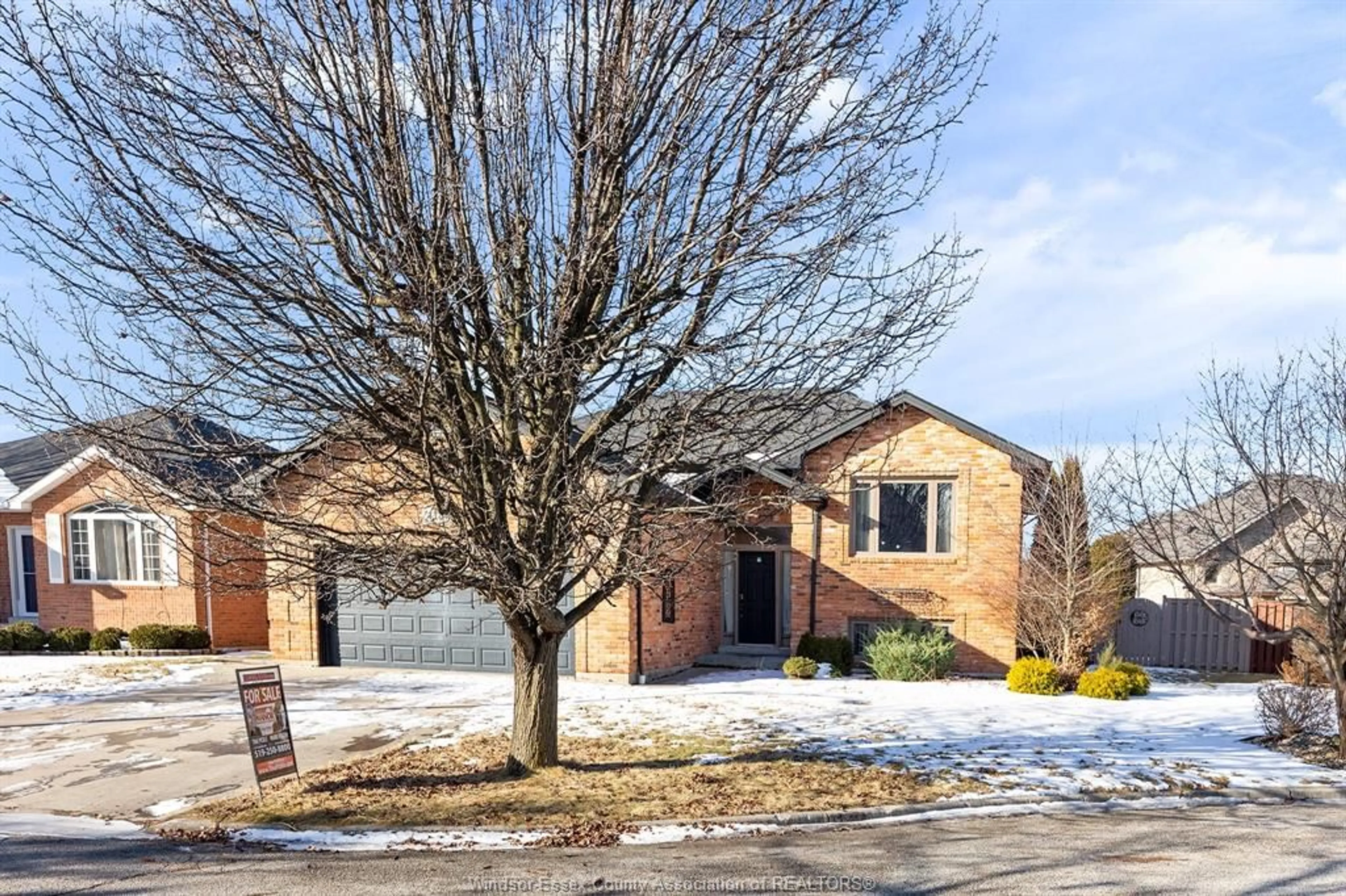 Home with brick exterior material, street for 4187 BONNAIRE, Windsor Ontario N9G 2V5